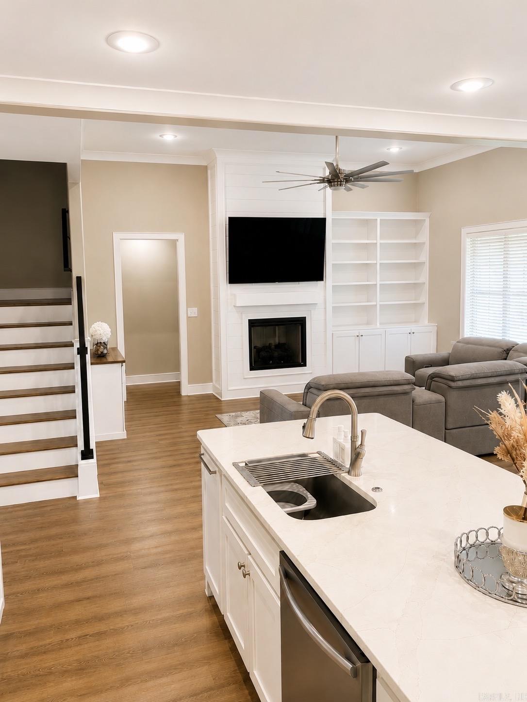 Lake Pointe Estates - Residential