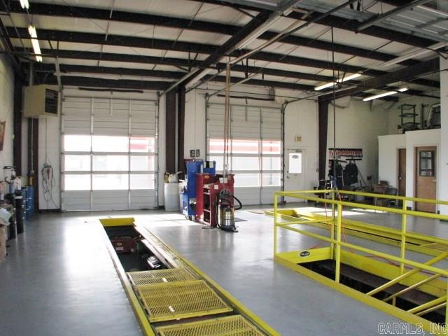 Cabot - Commercial Sale