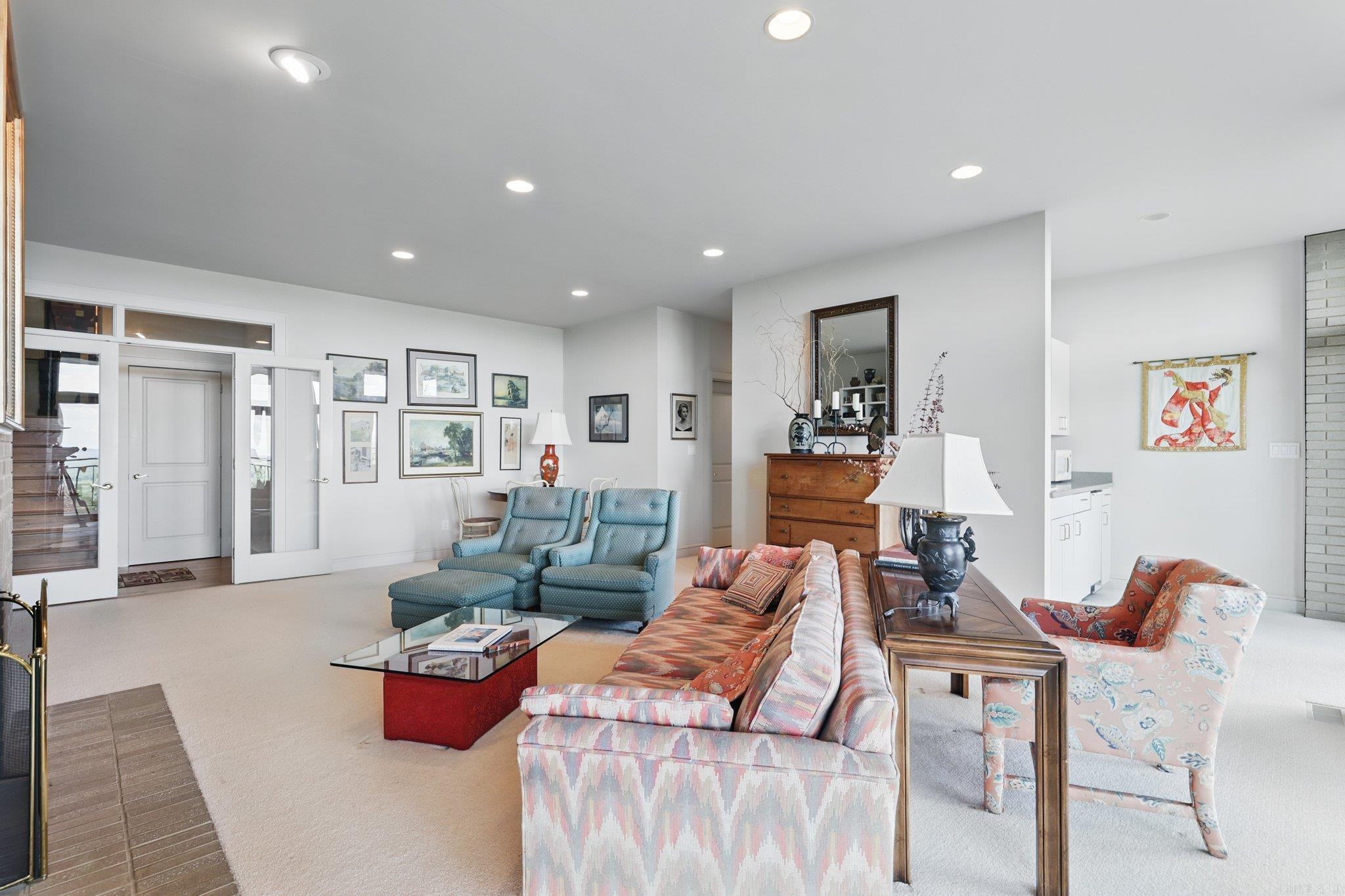 RIVERVIEW POINT - Residential