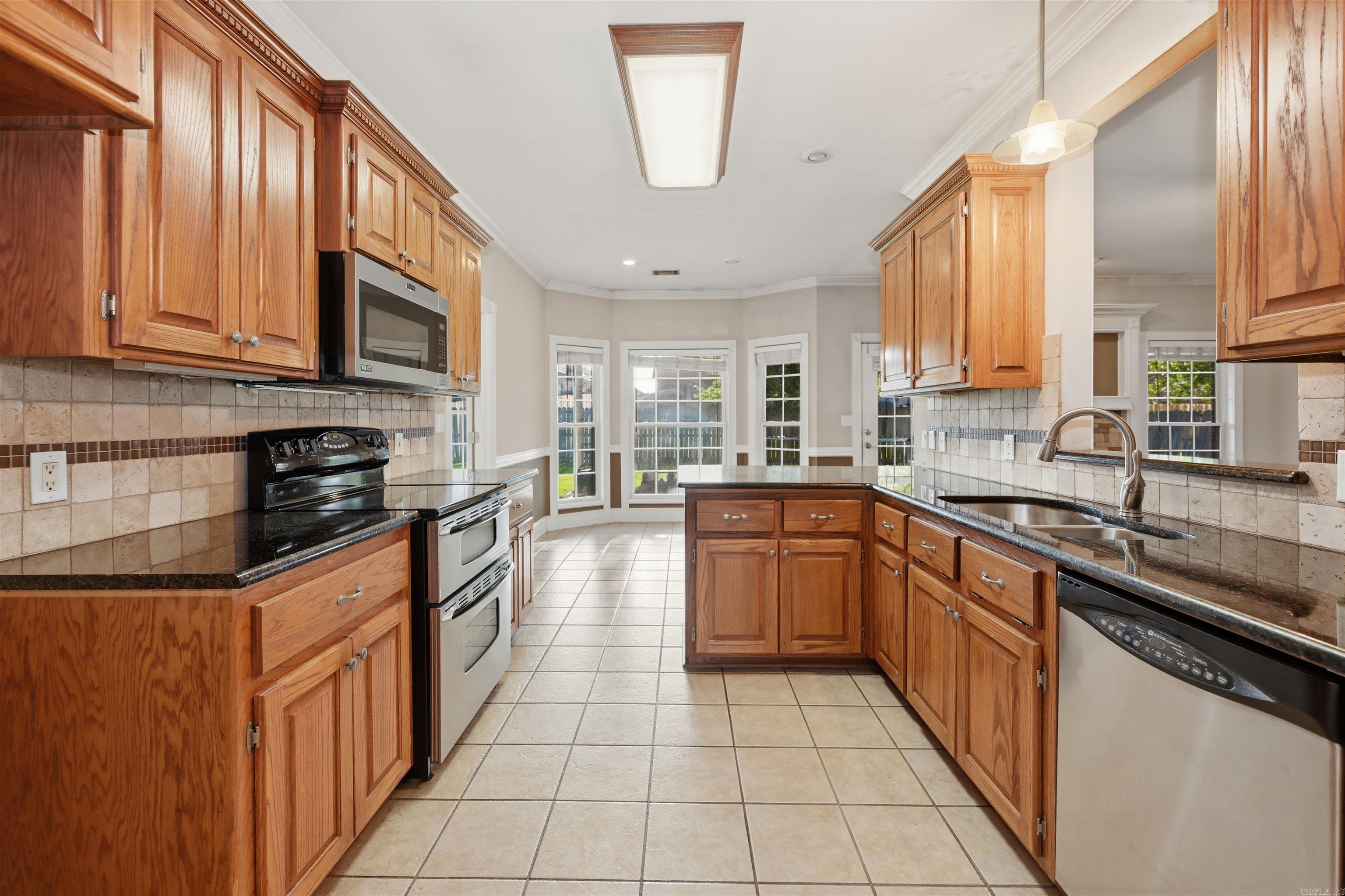 LONGHILLS VILLAGE - Residential