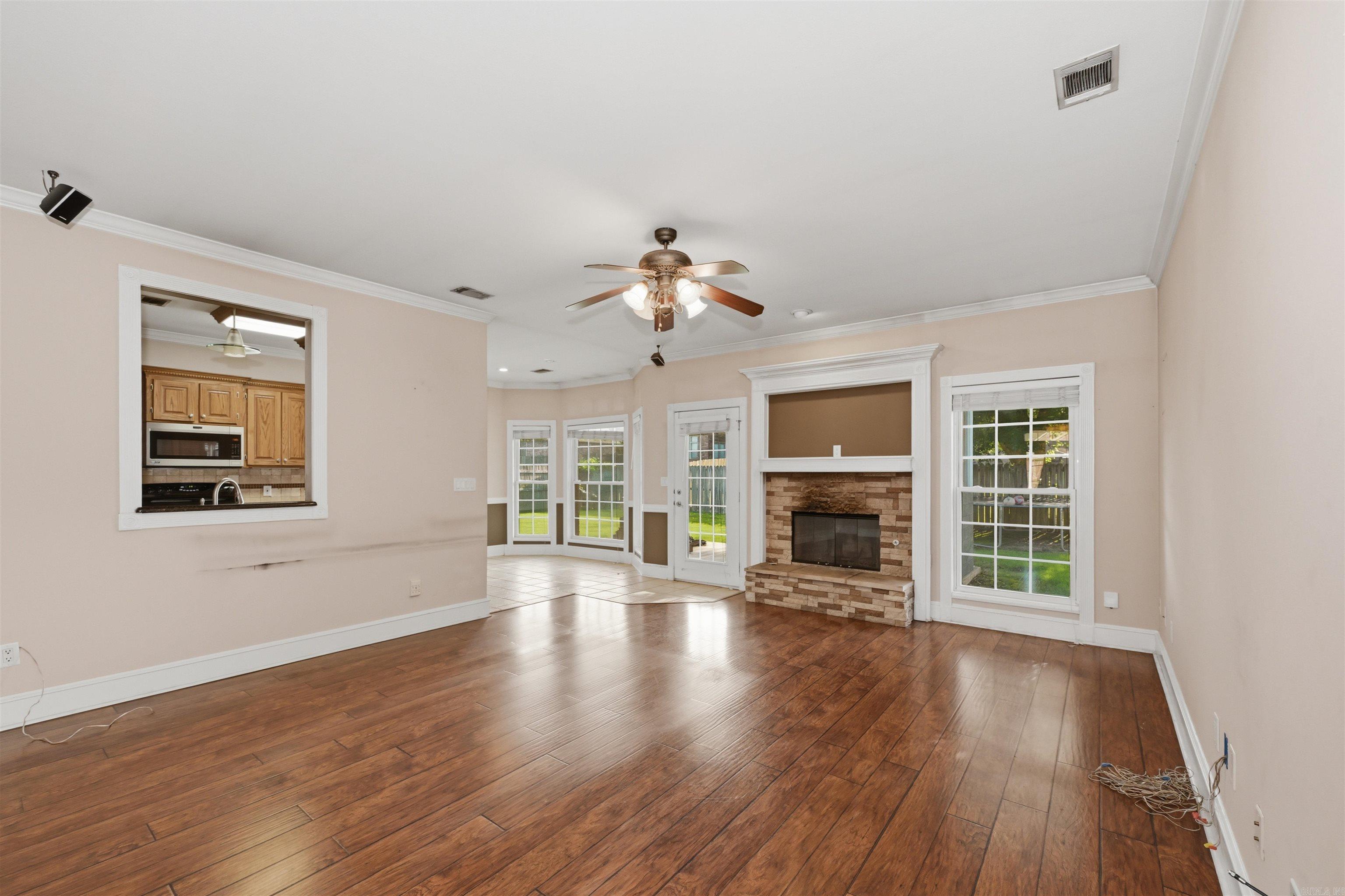 LONGHILLS VILLAGE - Residential