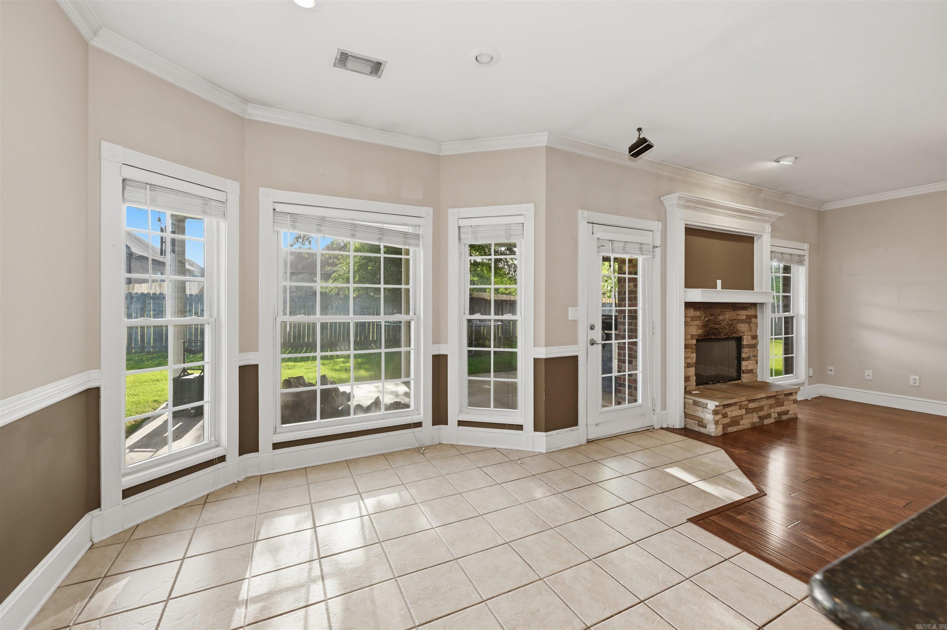 LONGHILLS VILLAGE - Residential