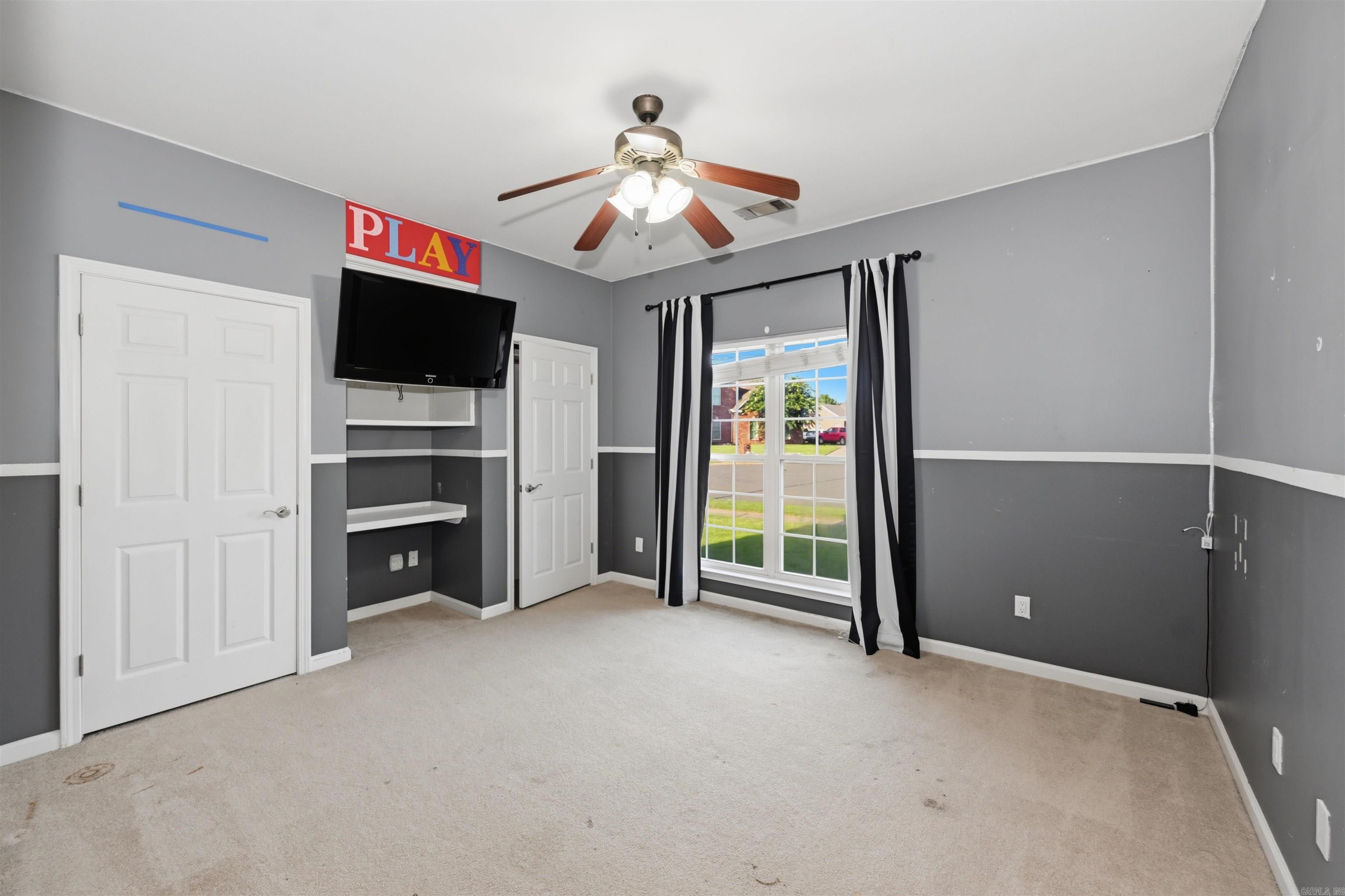 LONGHILLS VILLAGE - Residential