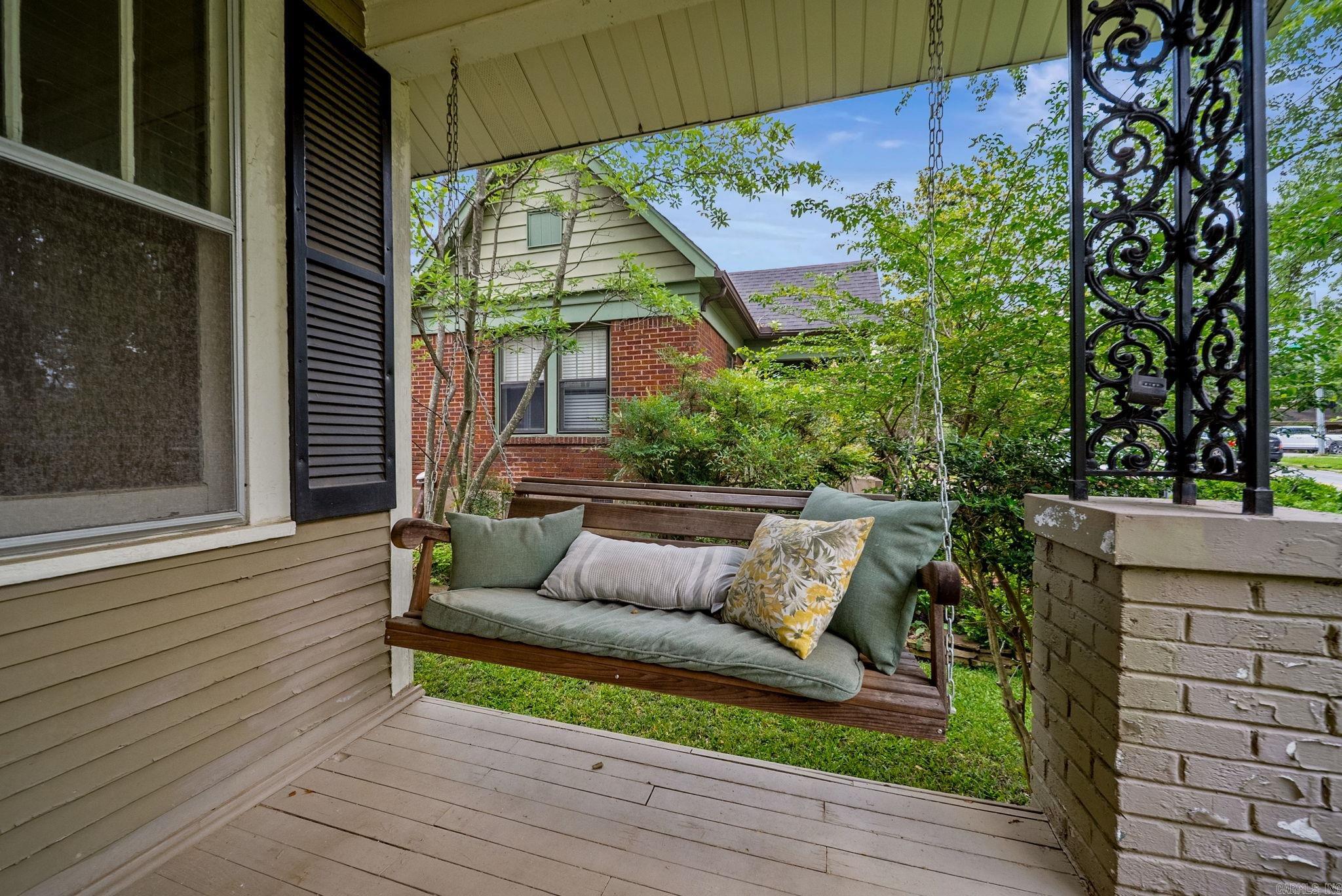 HILLCREST - Residential Lease