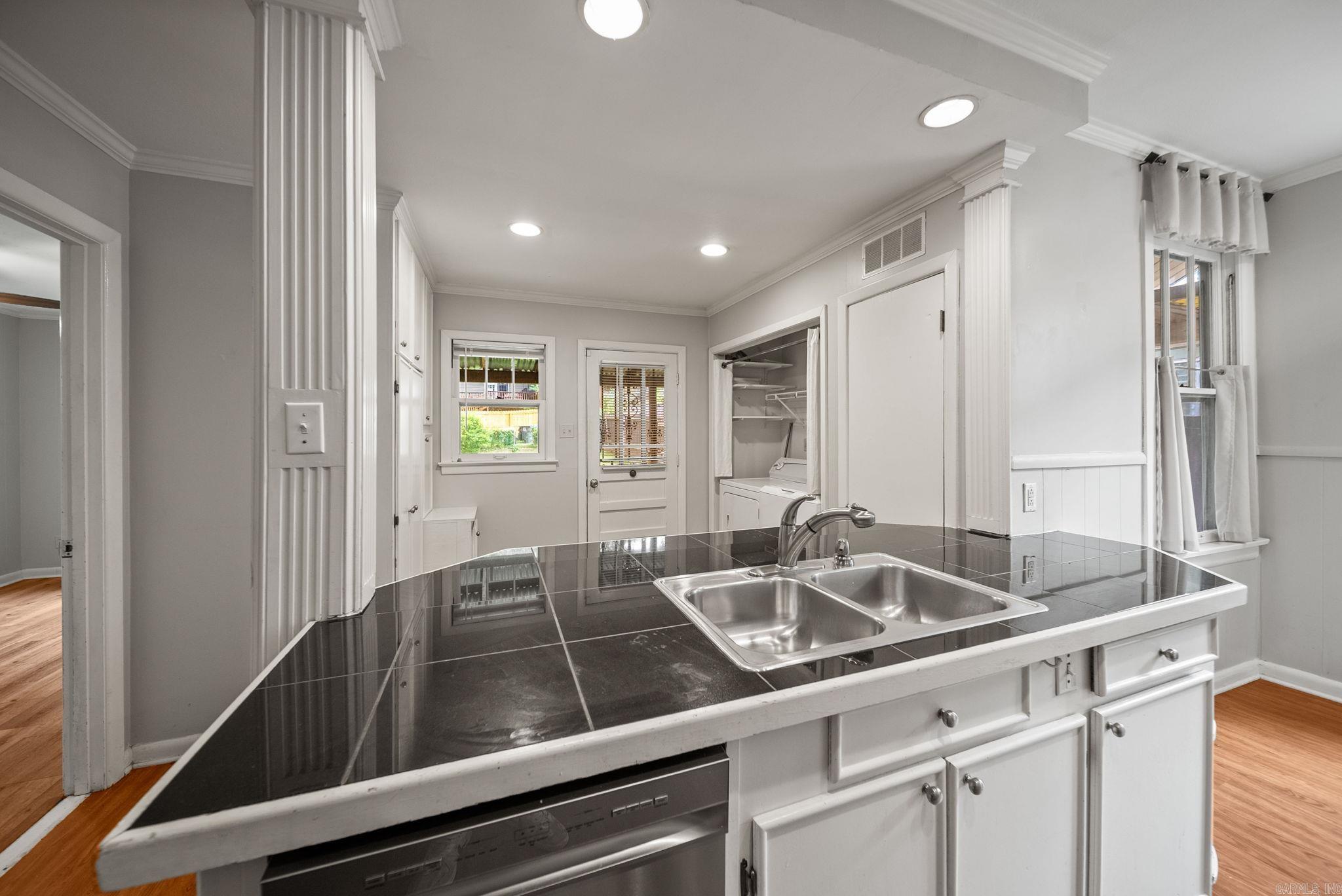 HILLCREST - Residential Lease