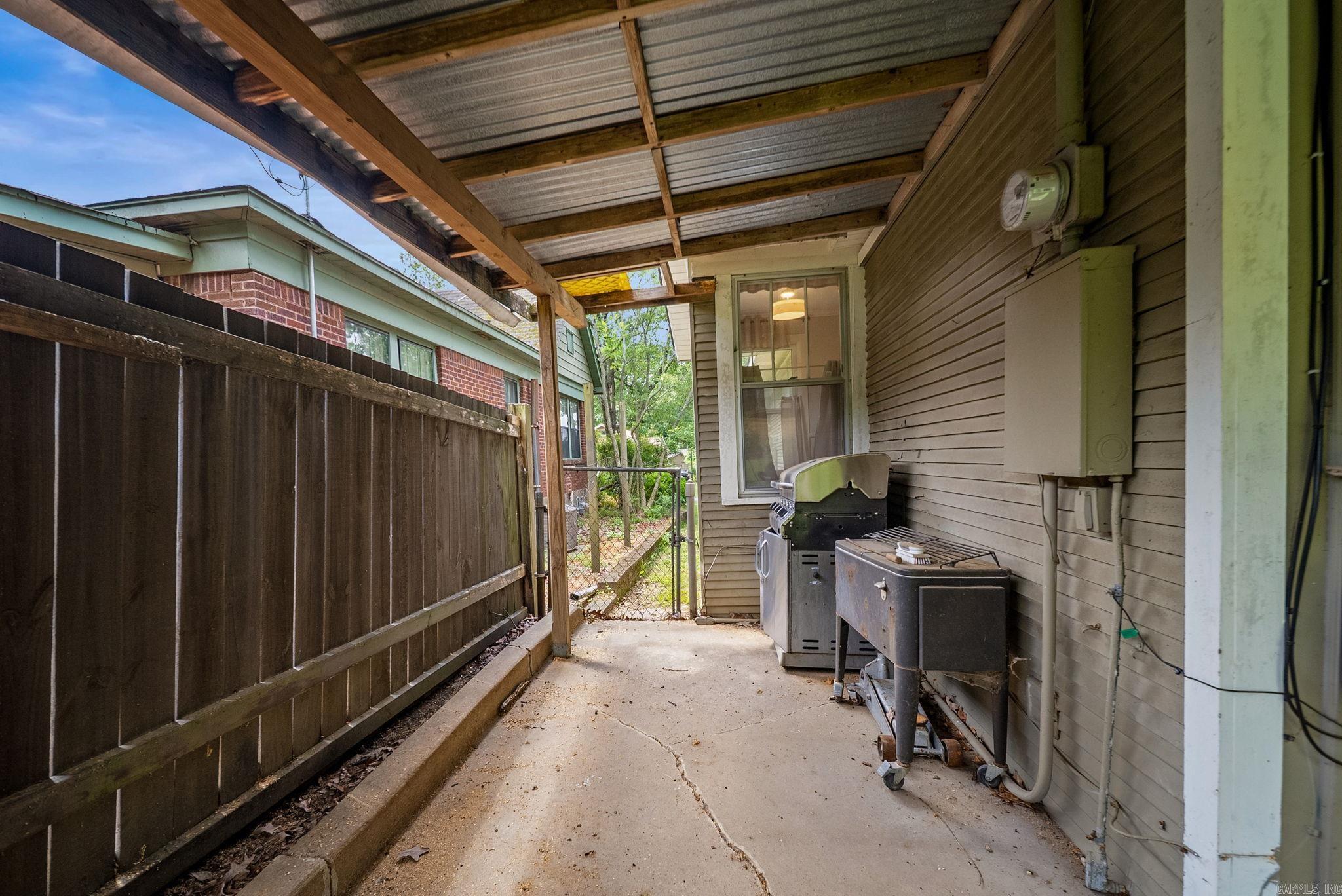 HILLCREST - Residential Lease