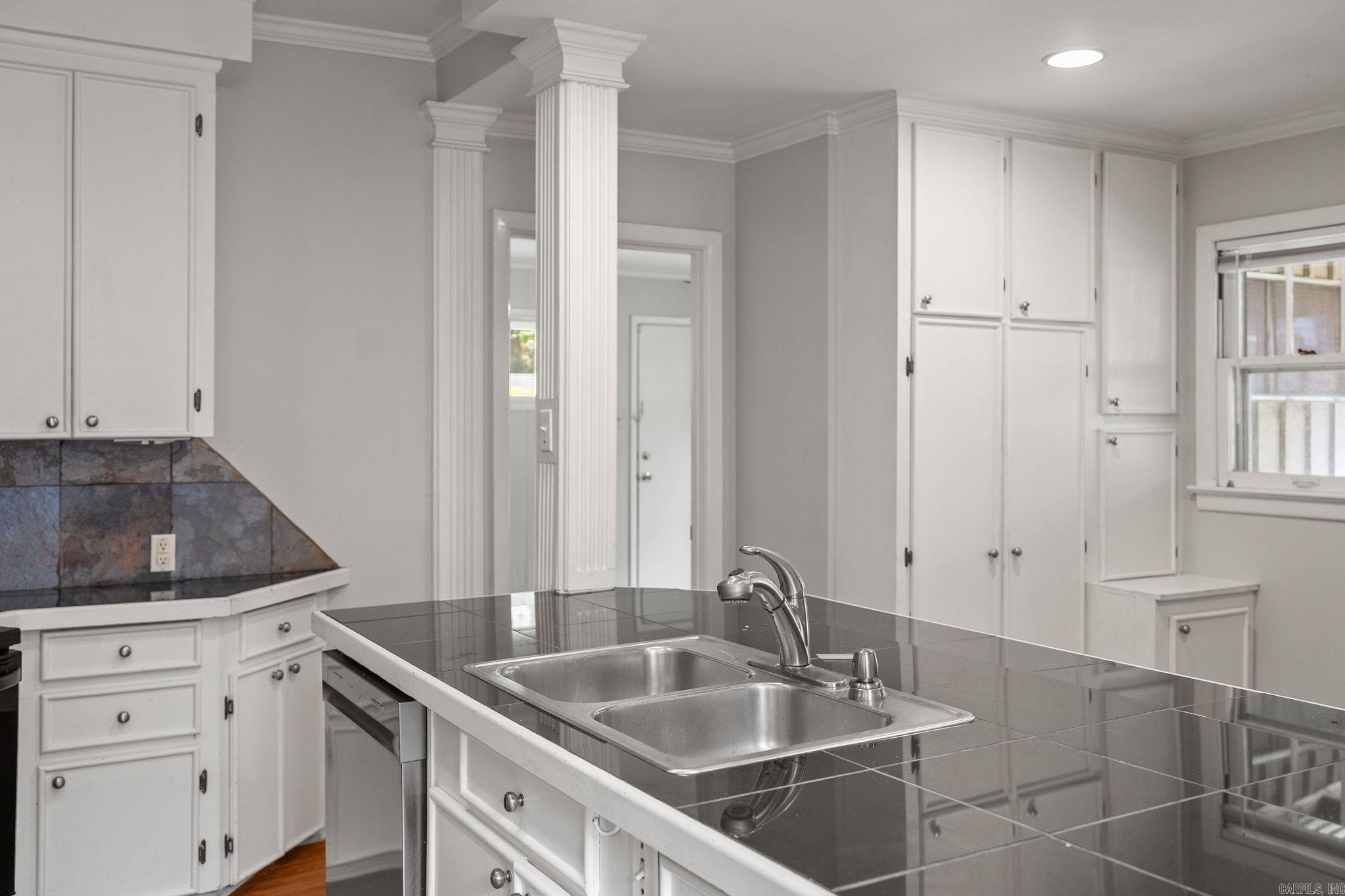 HILLCREST - Residential Lease