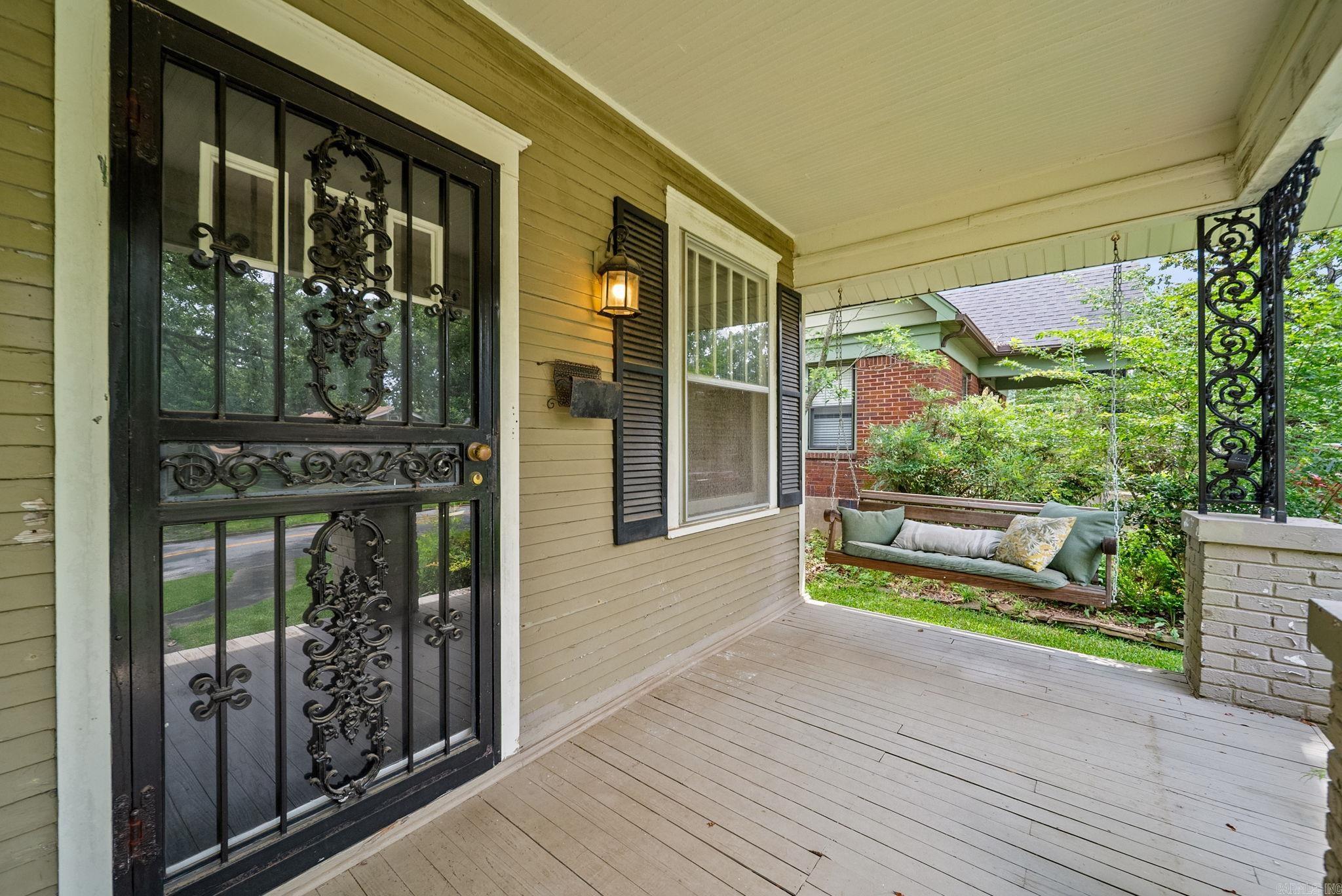 HILLCREST - Residential Lease