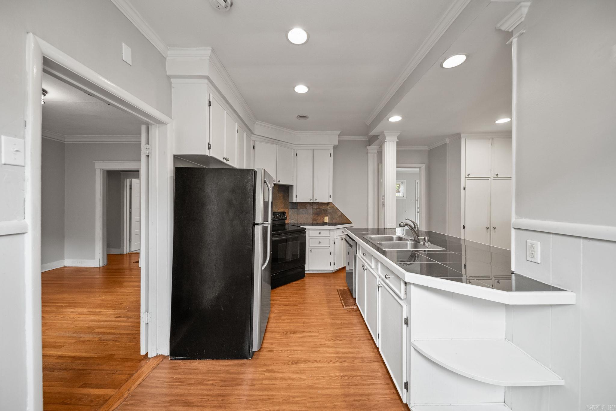 HILLCREST - Residential Lease