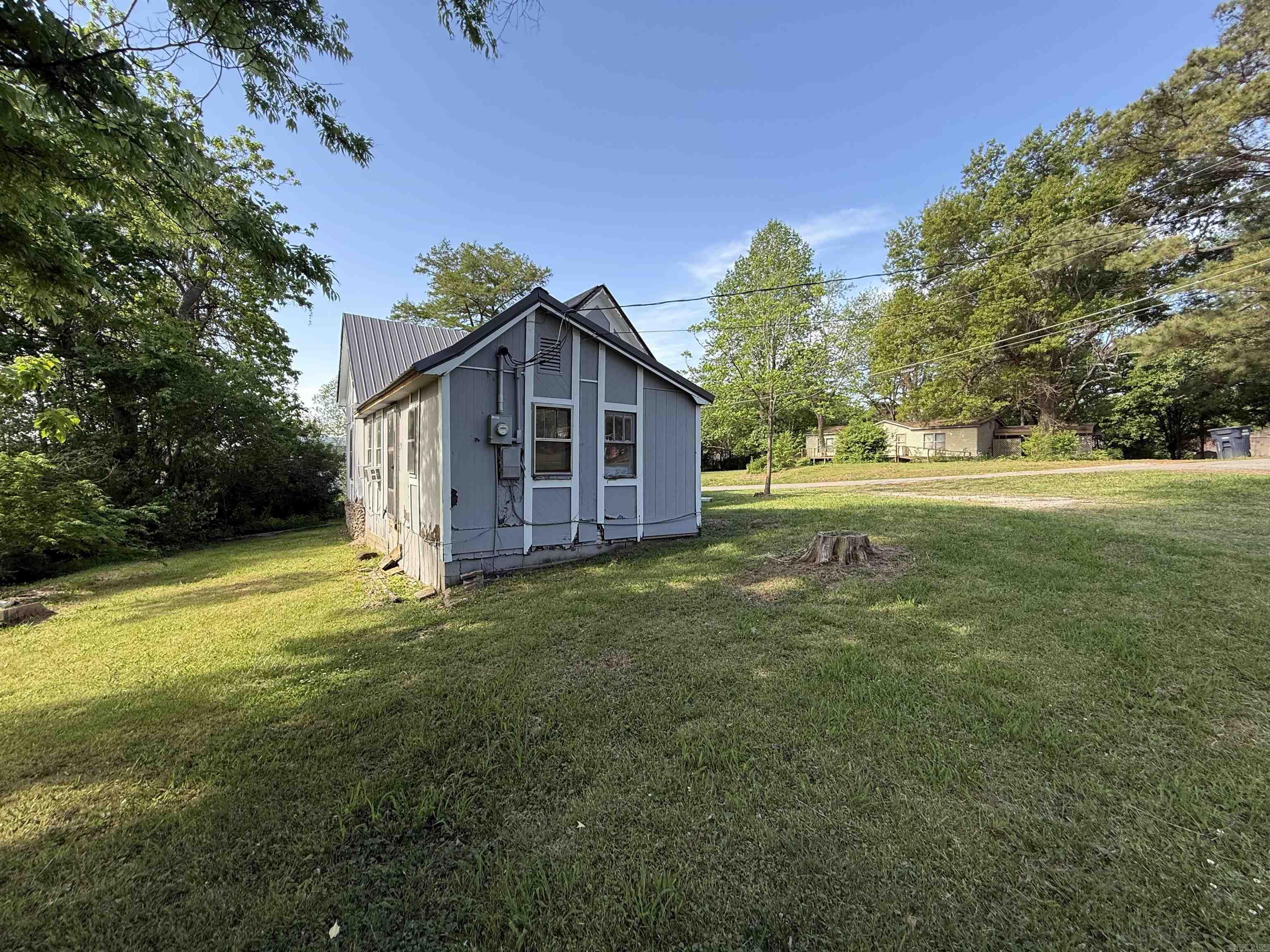 CASTLEBERRY 1ST - Residential