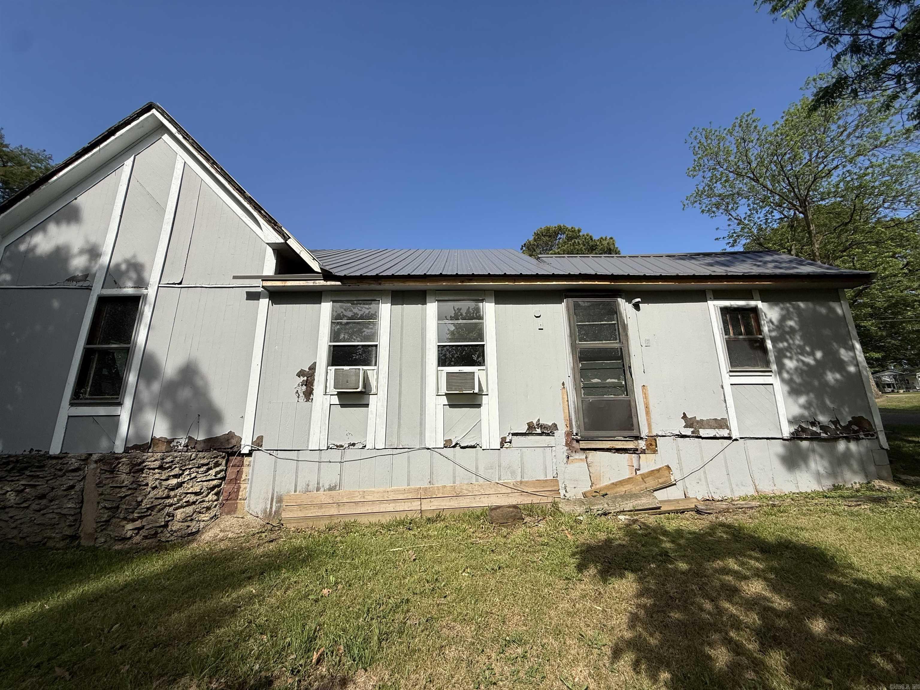CASTLEBERRY 1ST - Residential