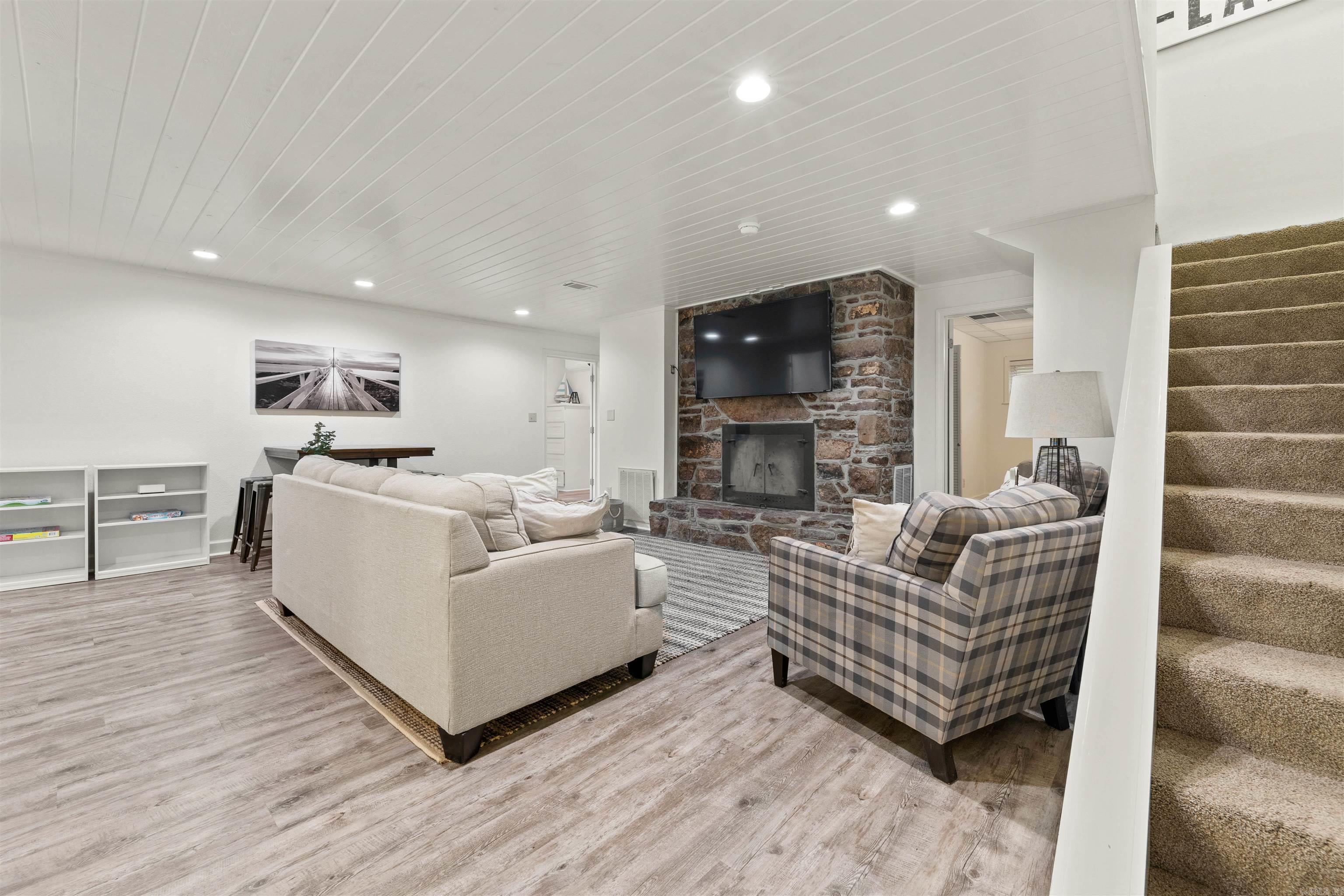 GOLDEN RETREAT - Residential
