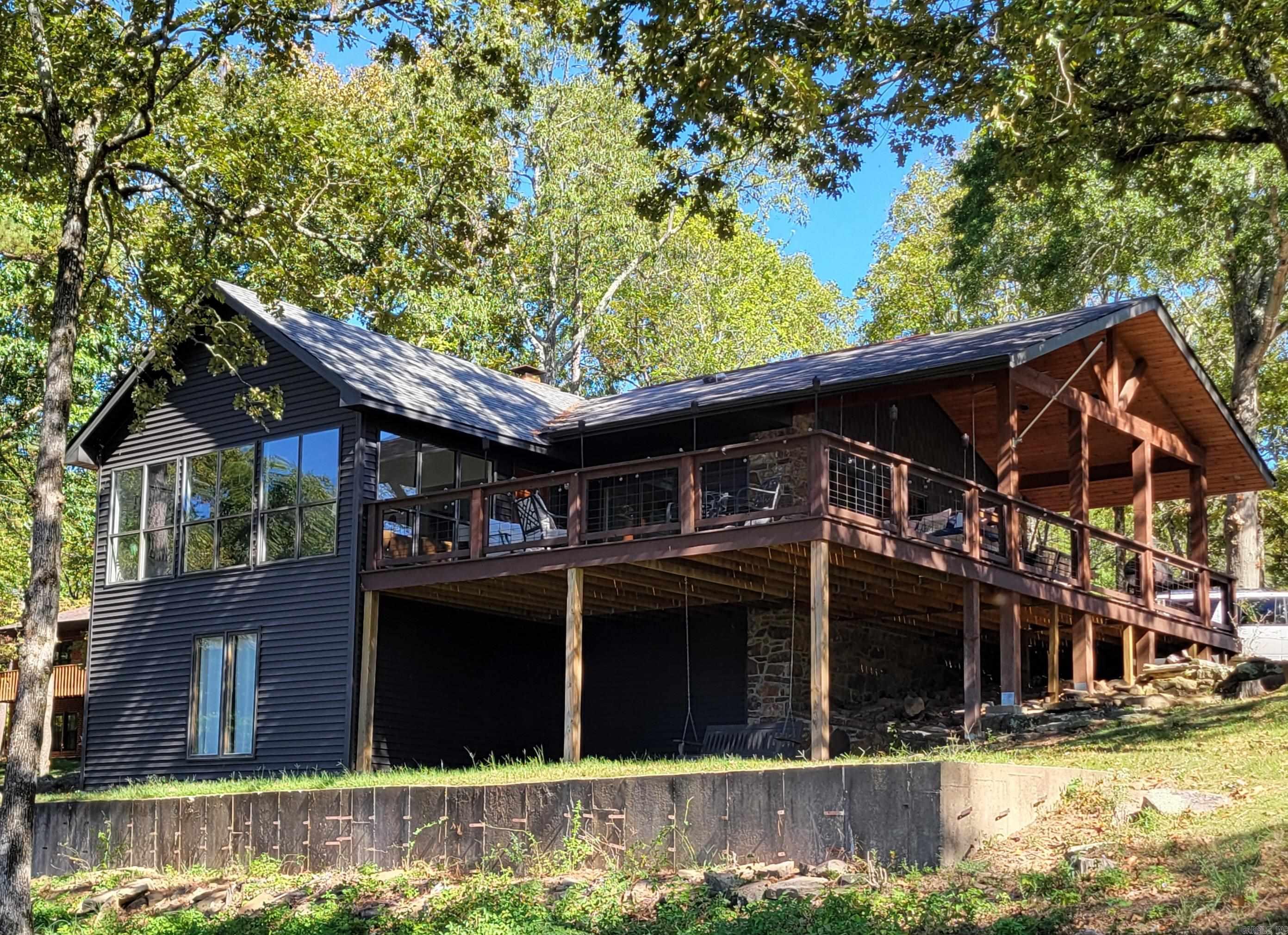 GOLDEN RETREAT - Residential