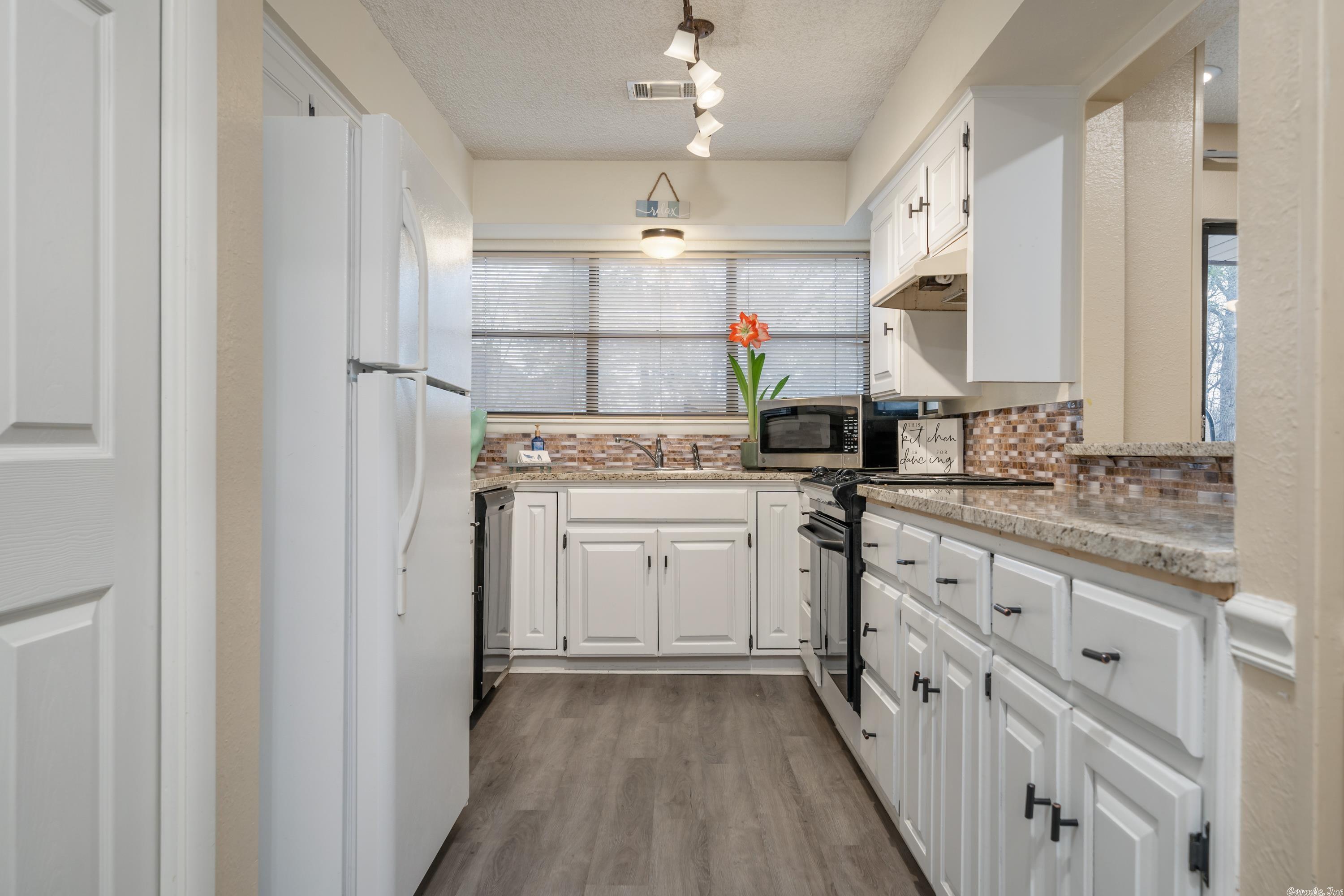 EMERALD ISLE HPR - Residential