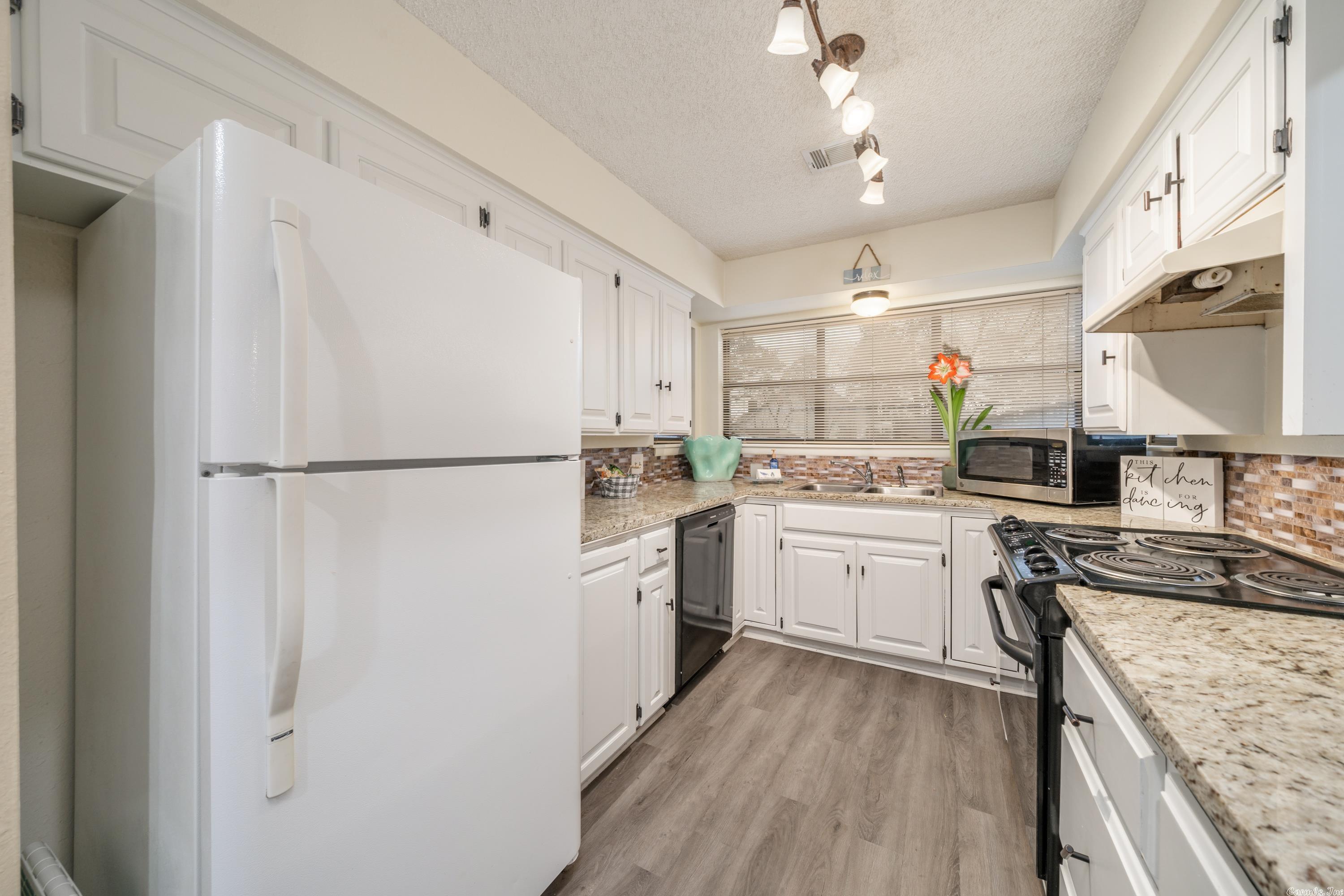 EMERALD ISLE HPR - Residential