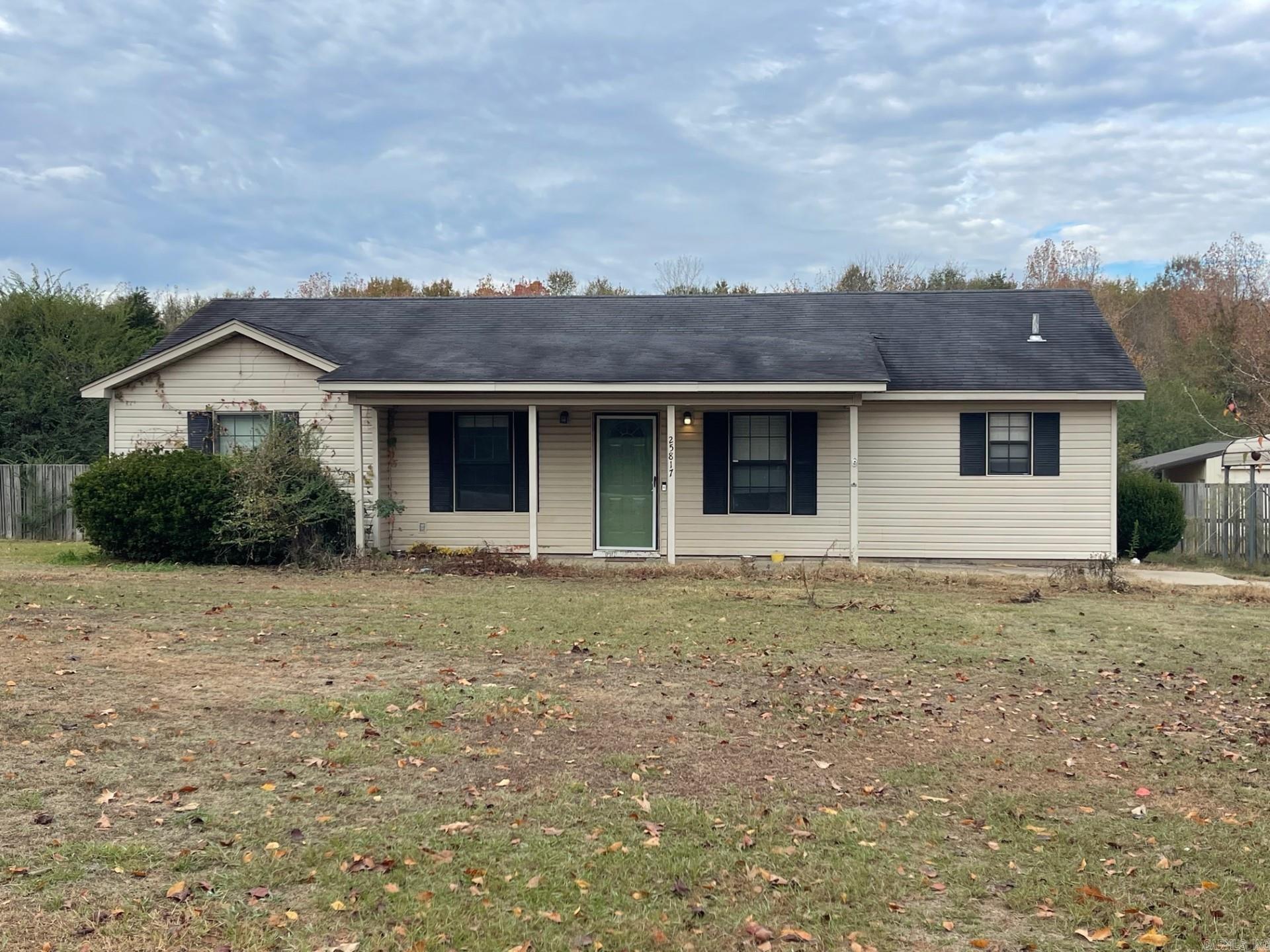Here is the home for you under $200,000. Just under 1 Acre, fenced in back yard with shop. Close to everything and surrounding towns. This spacious 5 bed 2 bath home has lots of room for your family and tons of space to run and play in the large, flat, back yard, perfect for entertaining, grilling out and letting the kids and animals play. don't miss out on this one.  Call listing agent today for a private showing . Agents see remarks *