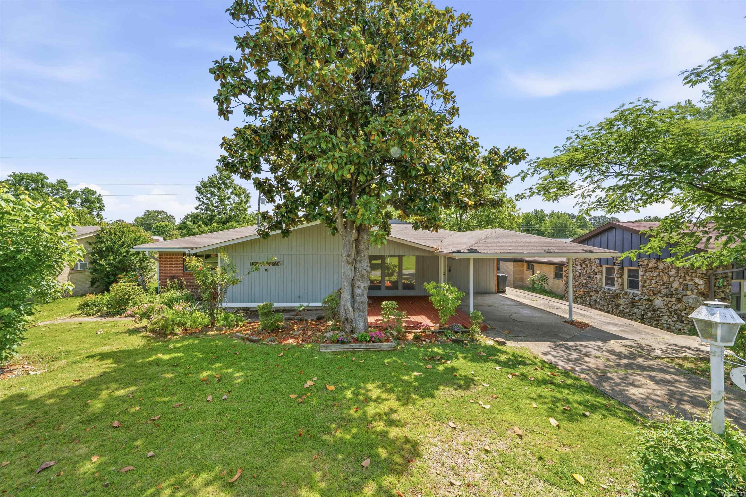 Freshly updated 4-bedroom, 2-bath home in an established Jacksonville neighborhood featuring TWO bonus rooms perfect for an office, playroom, craft room, or flex space. Recent renovations include updated finishes, refreshed interiors, and improved curb appeal. Conveniently located near local amenities, schools, and Little Rock Air Force Base.  This versatile property offers flexible living options for a variety of needs, including work-from-home space, multi-generational living, or investment potential. Don’t miss the opportunity to see this move-in-ready home!