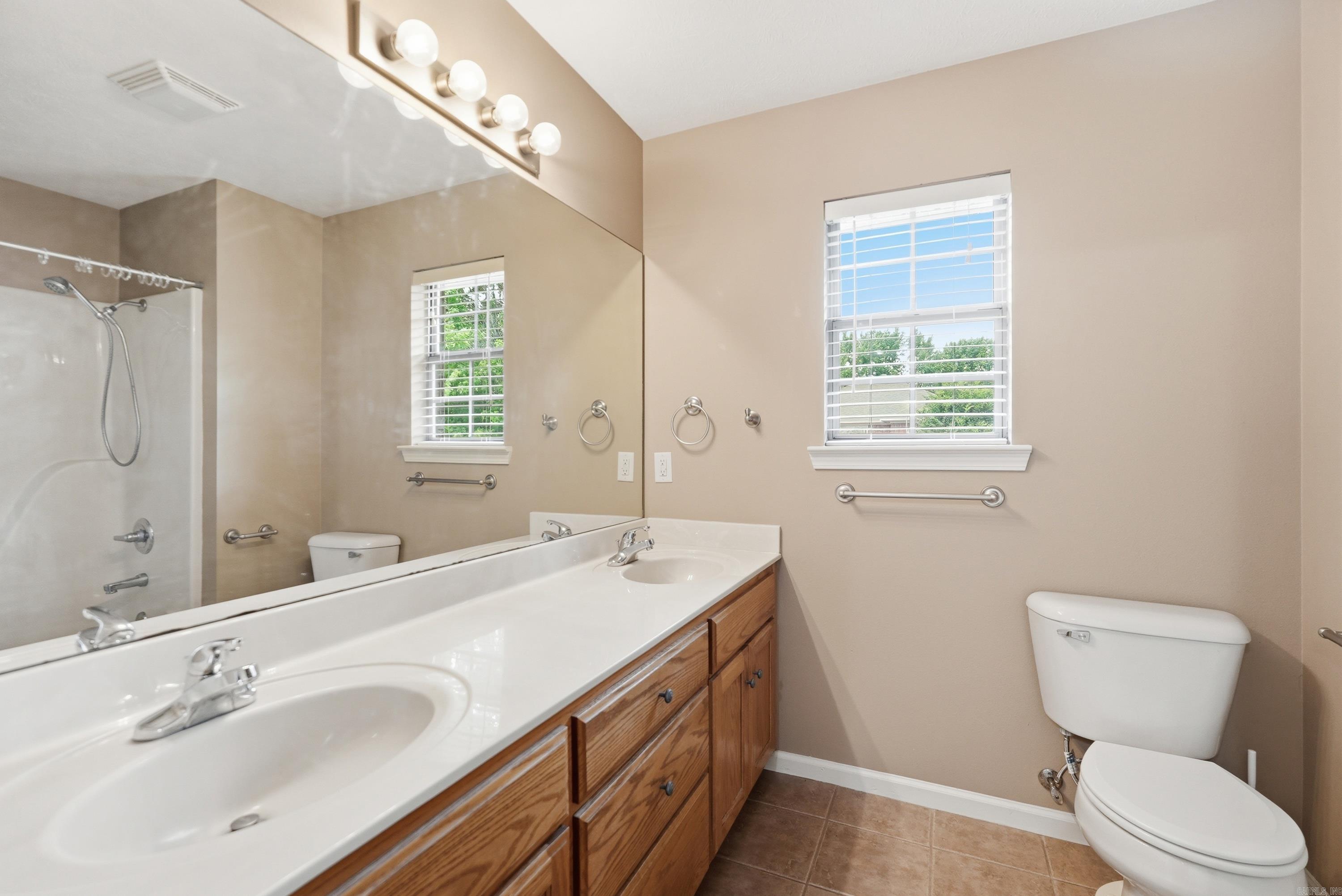 BROWNSTONE - Residential