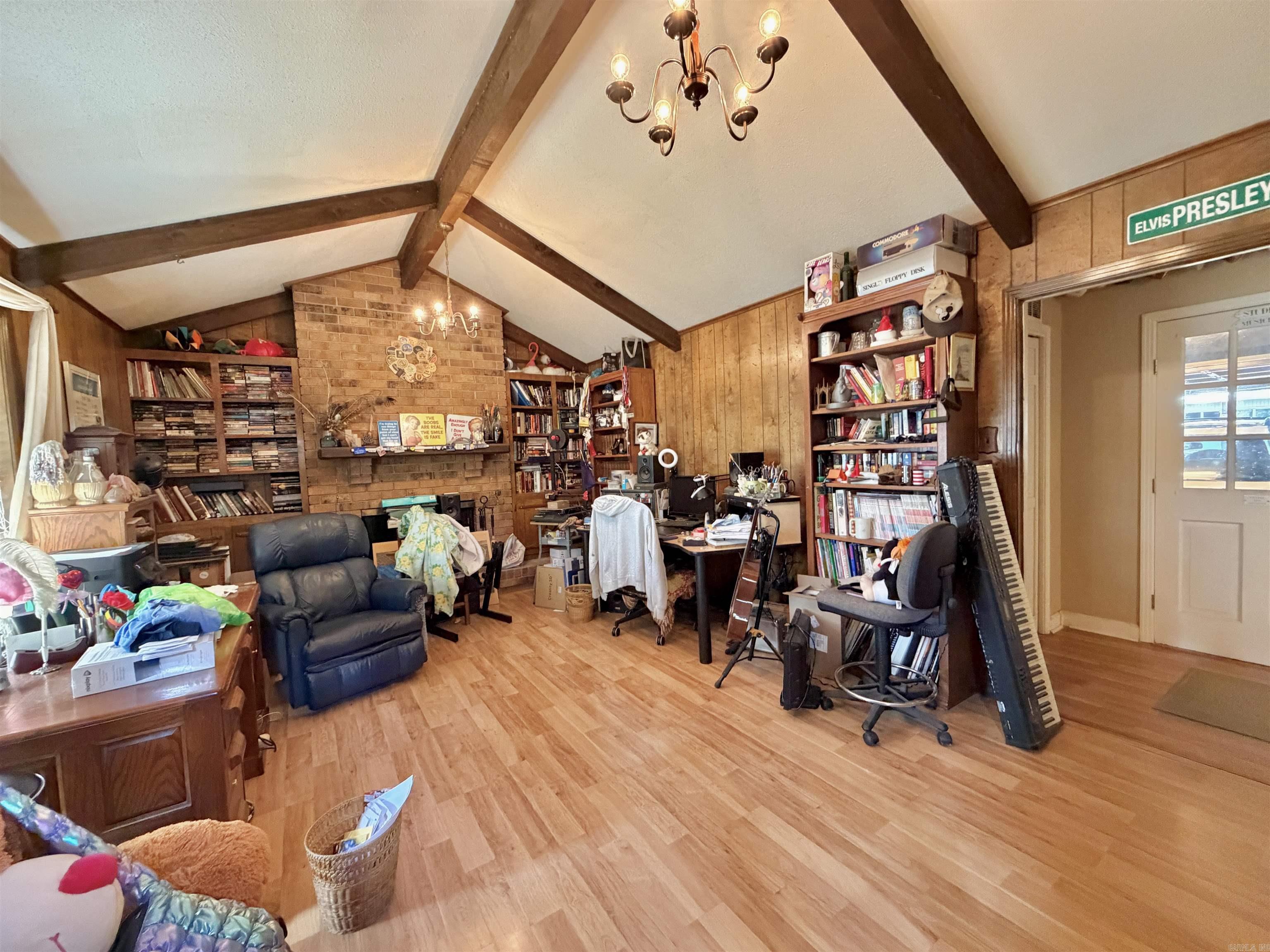INDIAN HILLS - Residential