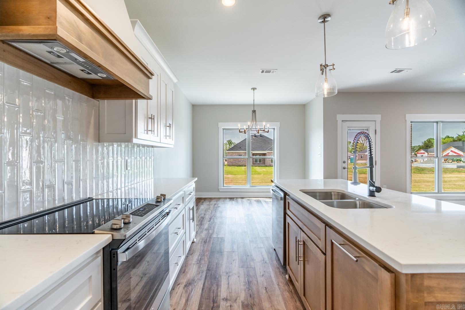 EAST MEADOW - Residential
