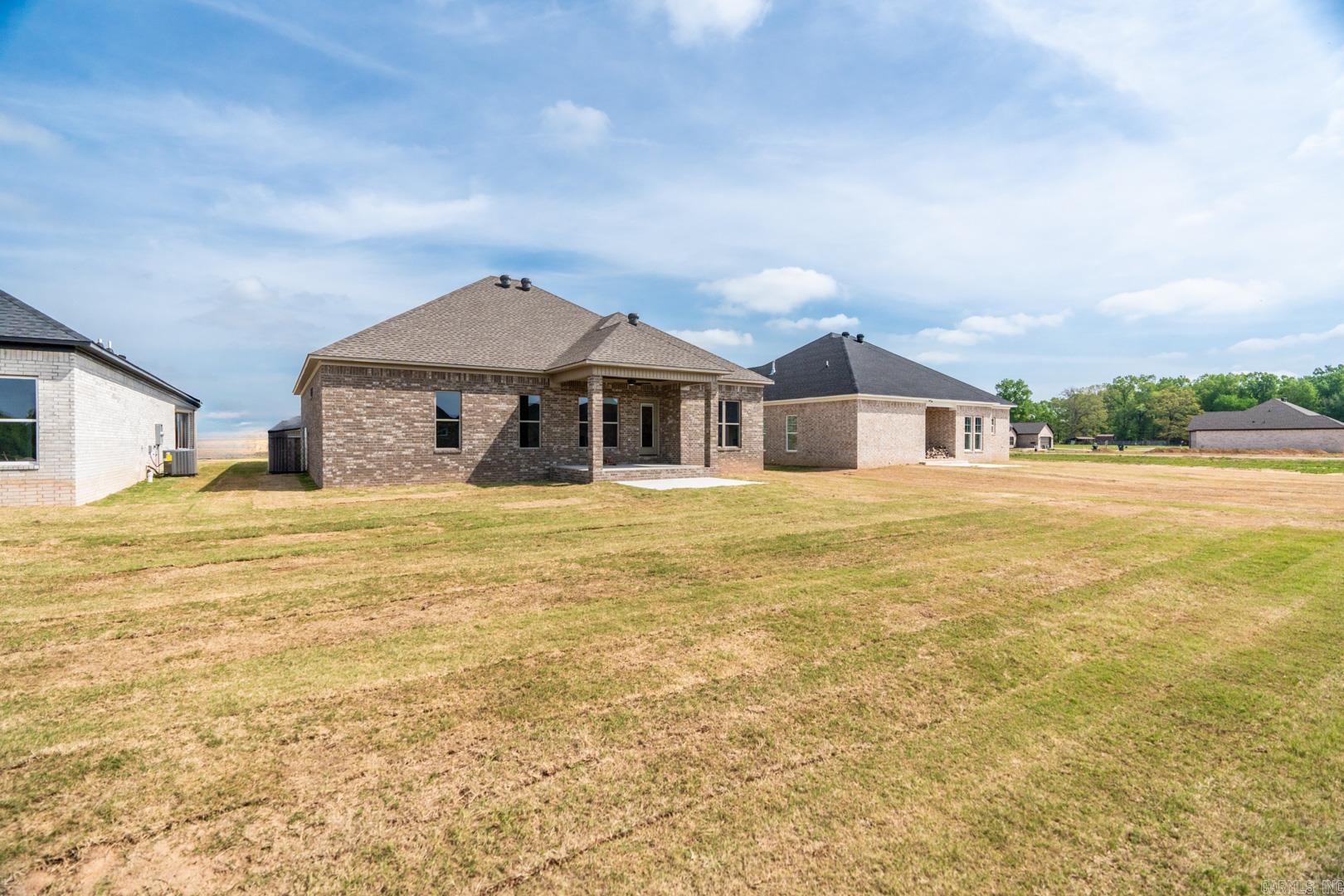 EAST MEADOW - Residential