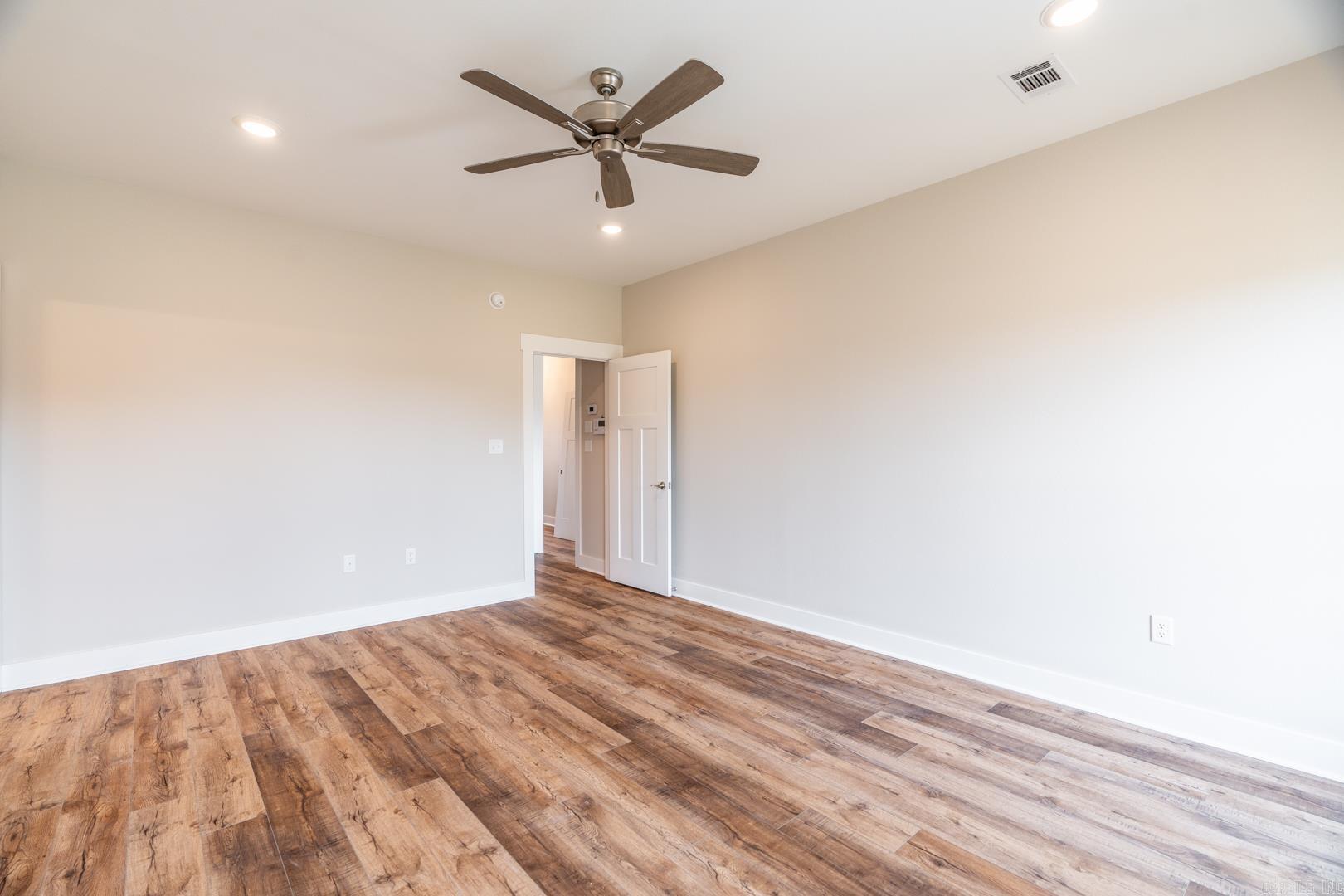 EAST MEADOW - Residential