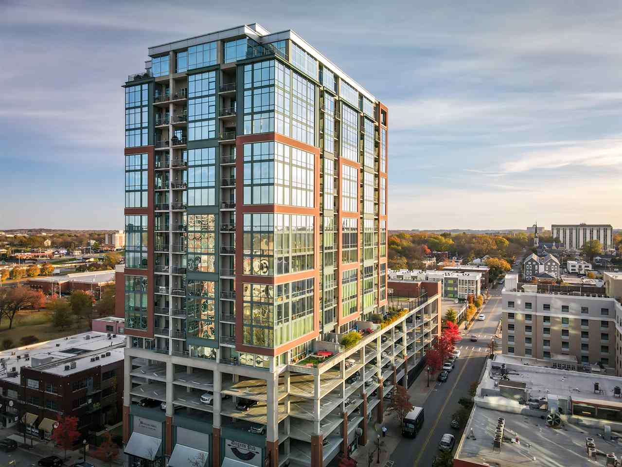 Custom designed by prominent architect, this 18th floor condo represents the quintessence of luxury skyline living, with sophisticated style and design throughout. Enjoy exceptional panoramas of downtown, the AR River and the Clinton Library from every window and three terraces. Offering quality living without compromise this home was built for entertaining and gracious living.Three bedrooms each boasts its own bath + an office. Exquisite finishes including custom cabinetry, high end appliances plus more.