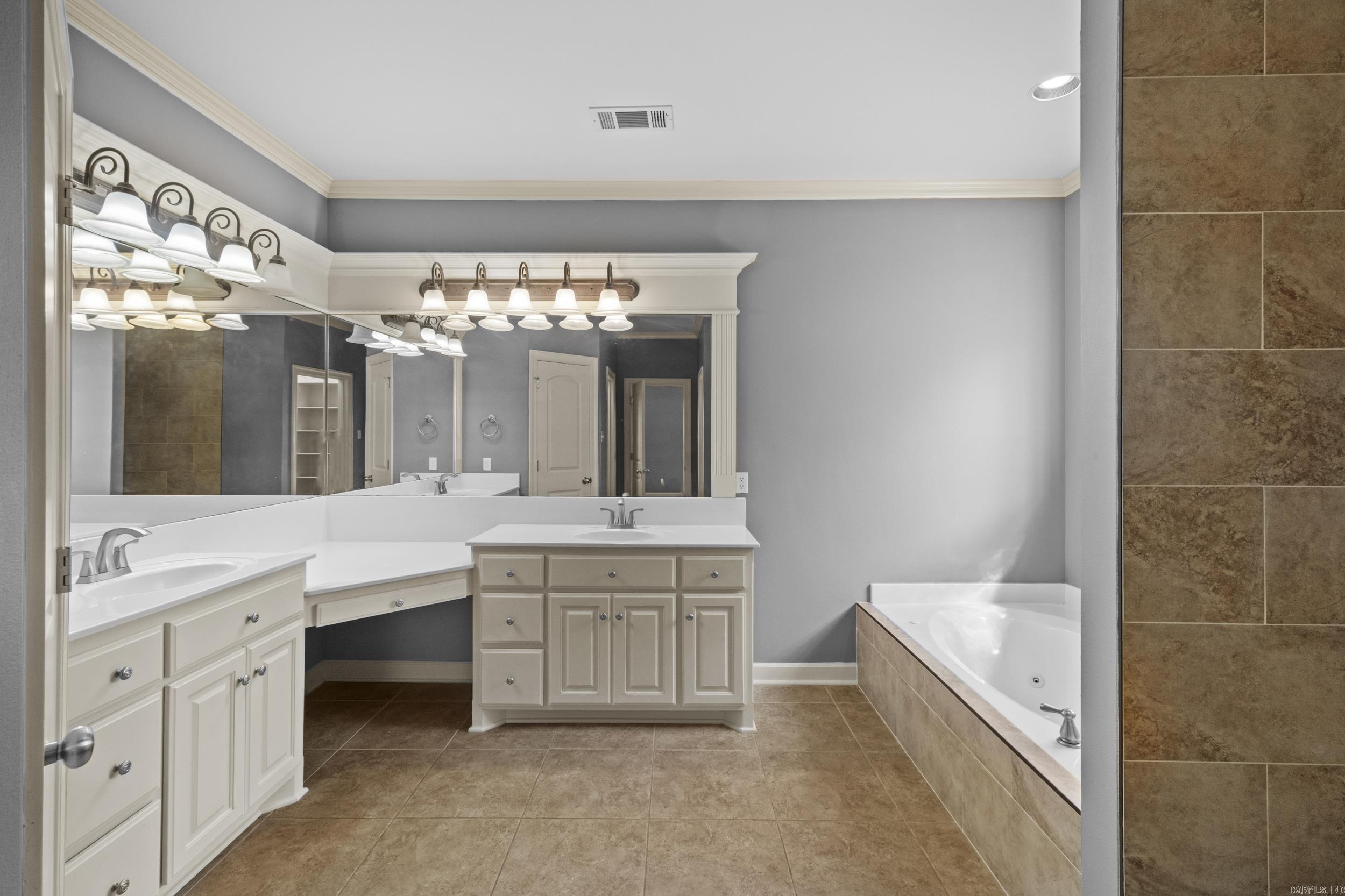 MAUMELLE VALLEY ESTATES - Residential