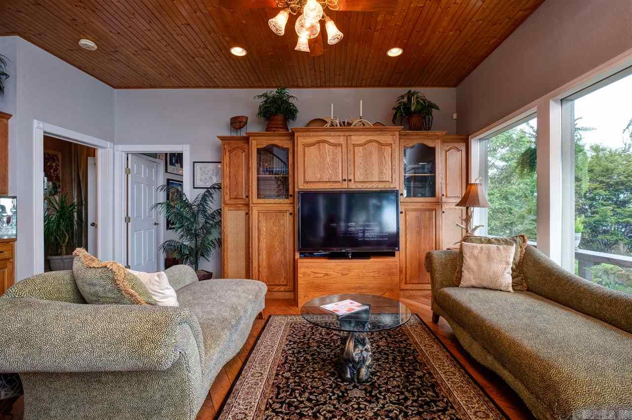 DIAMOND BLUFF ESTATES - Residential