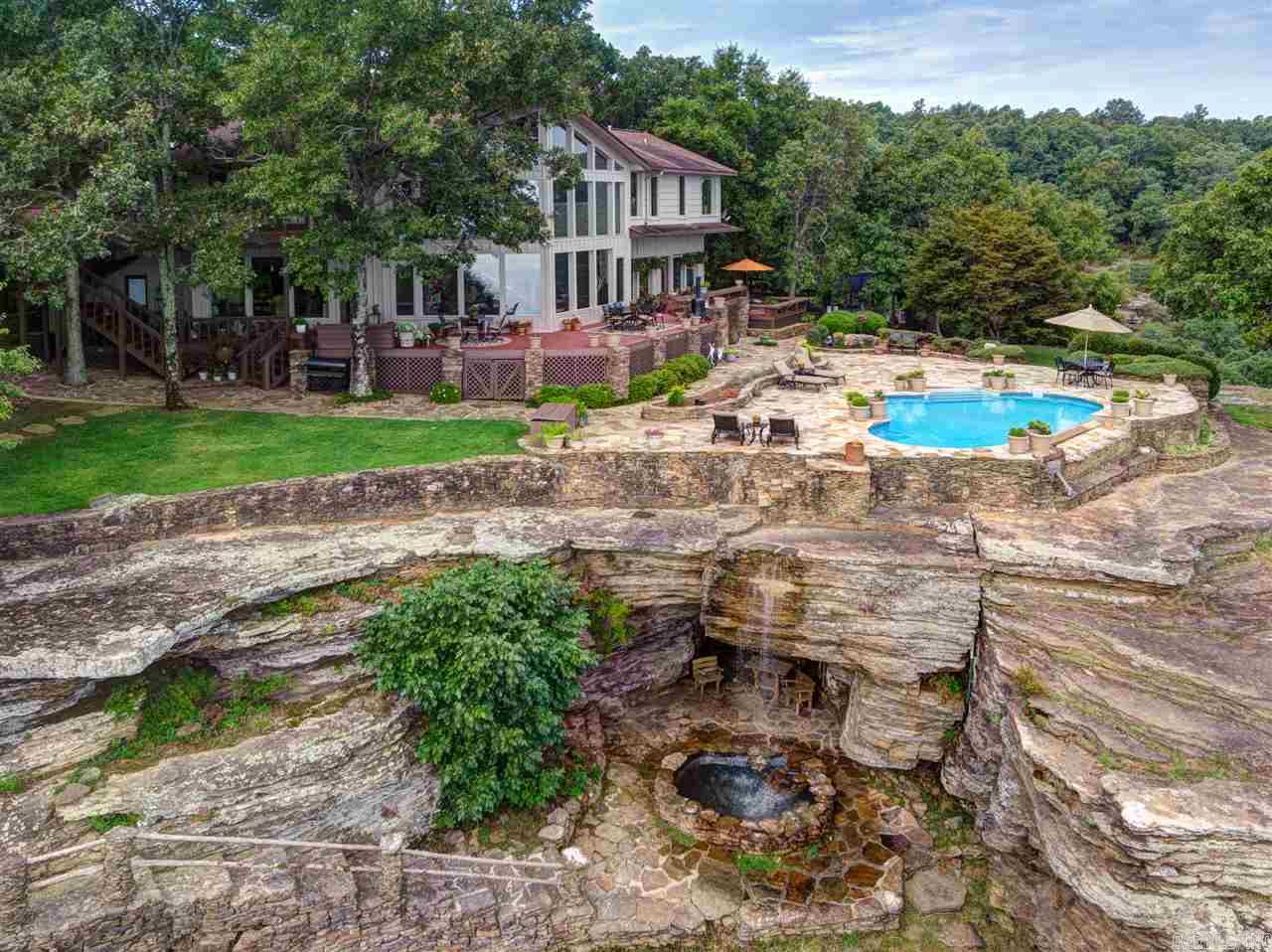 DIAMOND BLUFF ESTATES - Residential