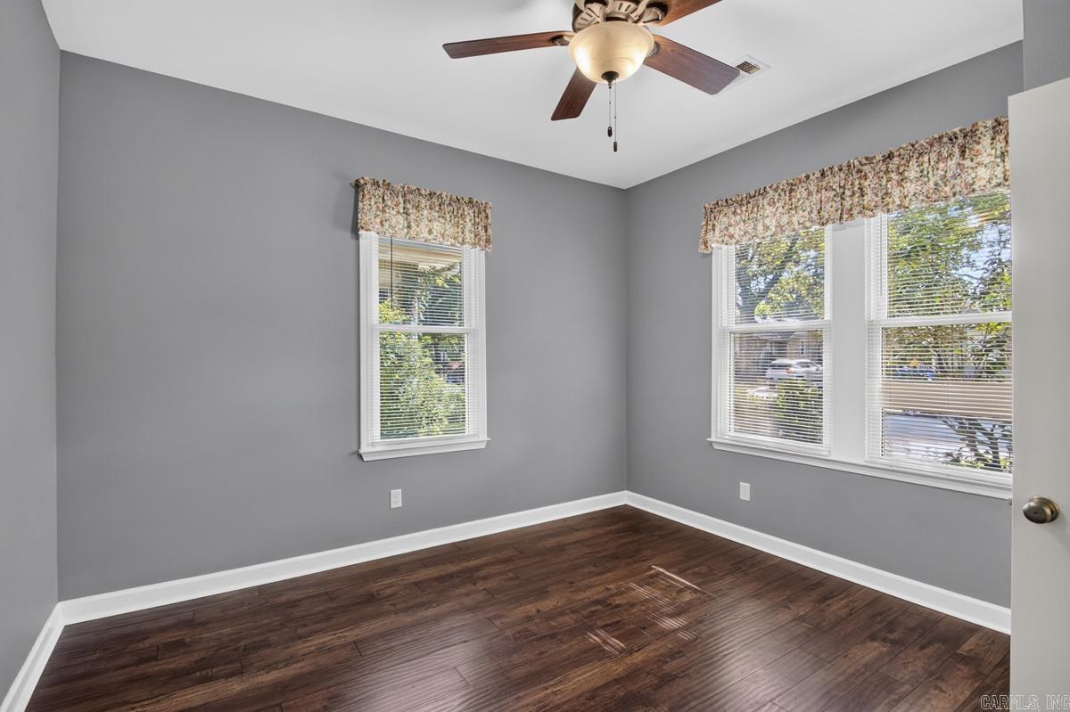 ELMHURST - Residential