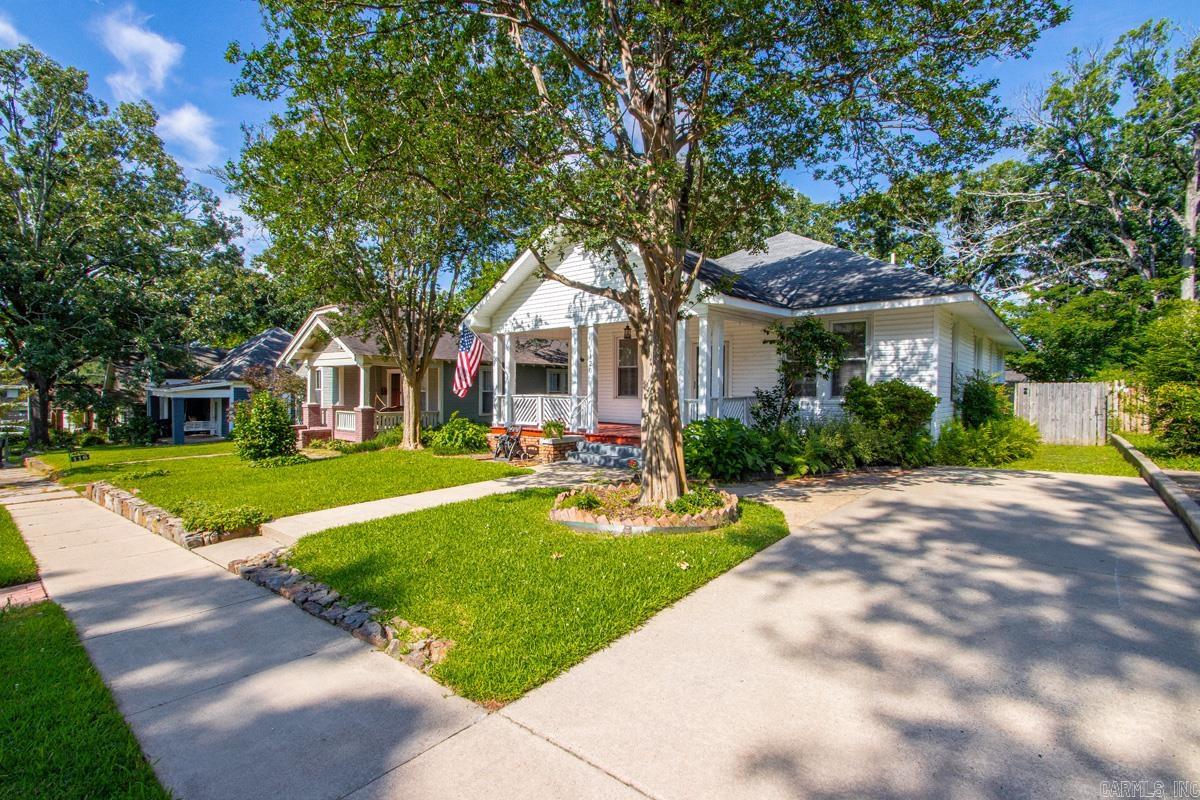 ELMHURST - Residential