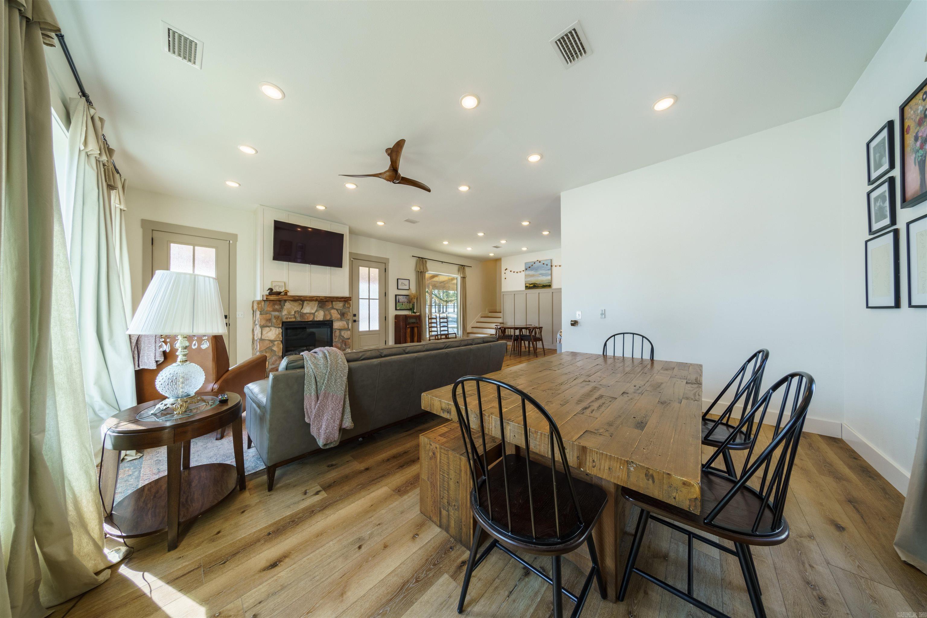 DOUBLE OAK ESTATES - Residential