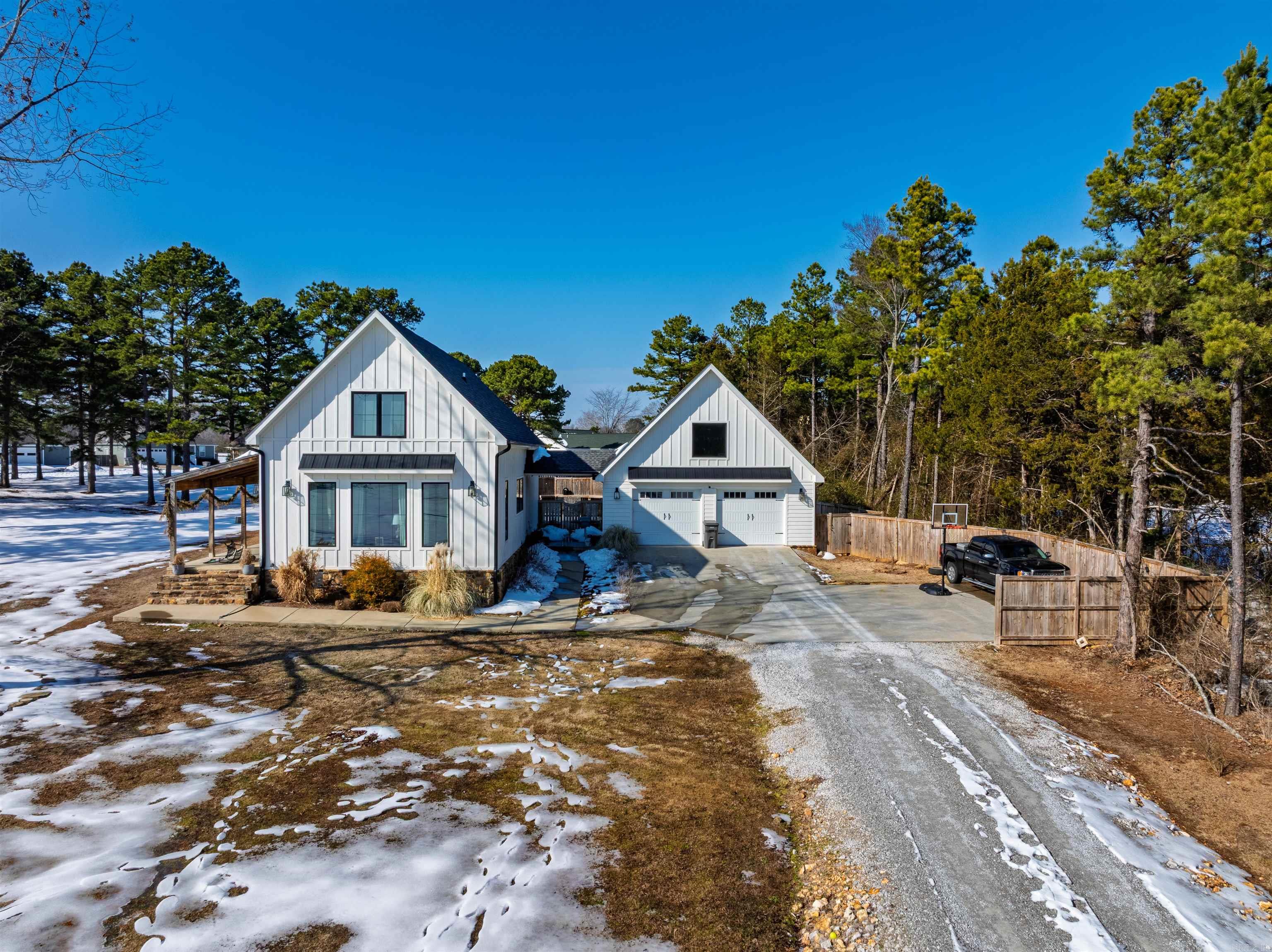 DOUBLE OAK ESTATES - Residential