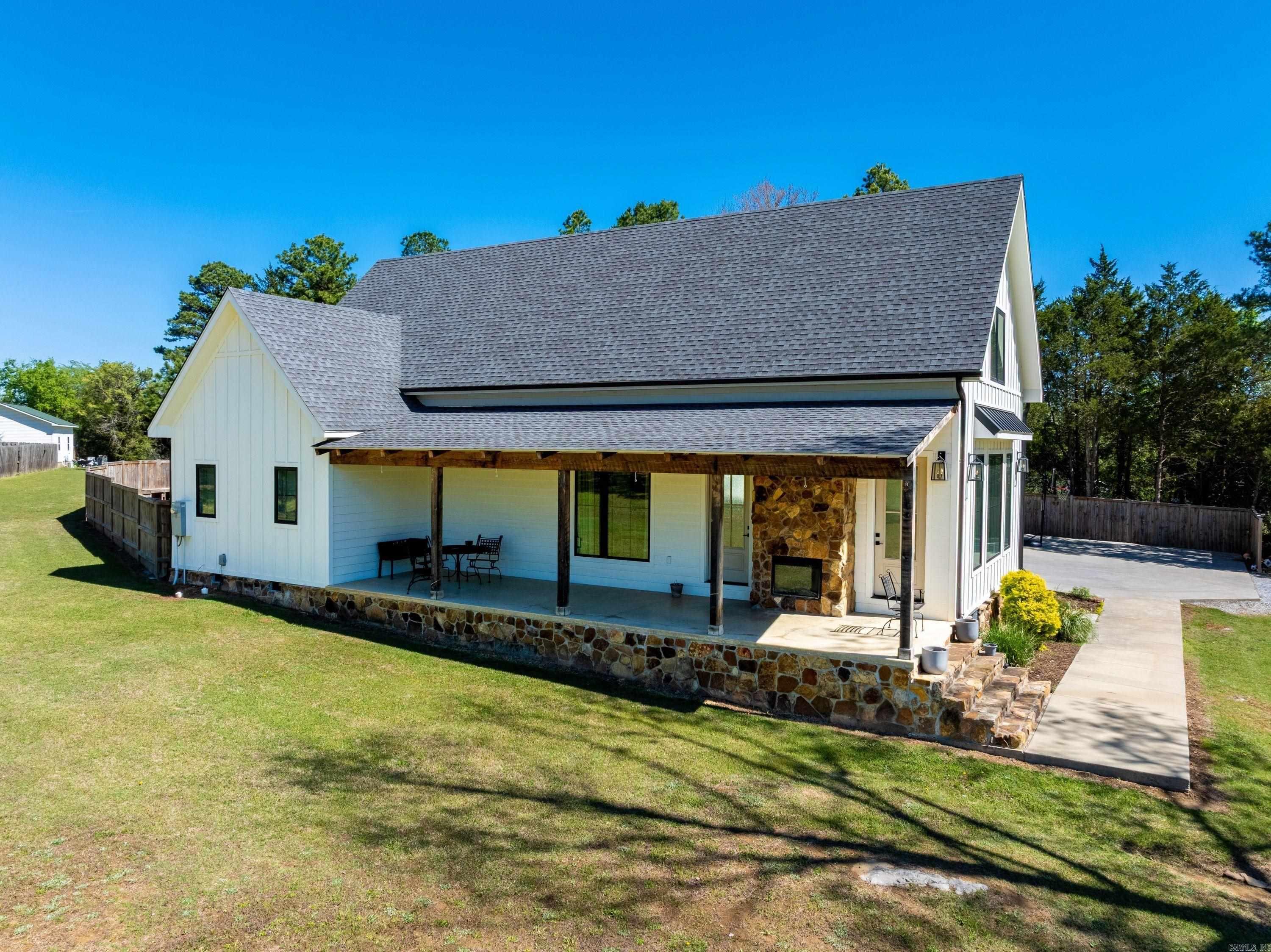 DOUBLE OAK ESTATES - Residential