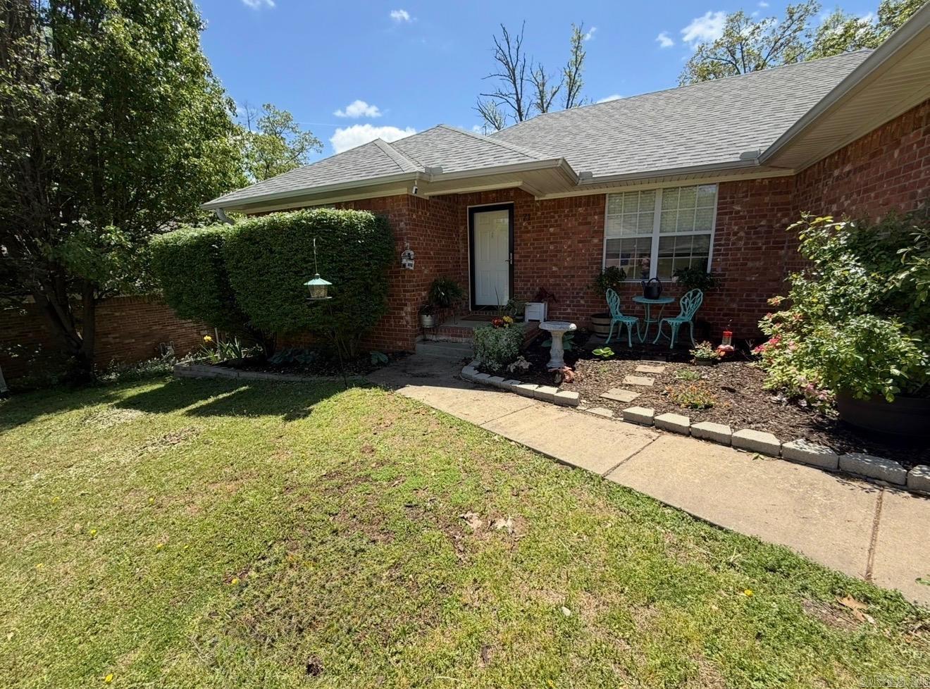 Welcome to this 3 bed, 2 bath home close to town.  Perfect starter home or investment.  Dont miss your opportunity to call this one home.