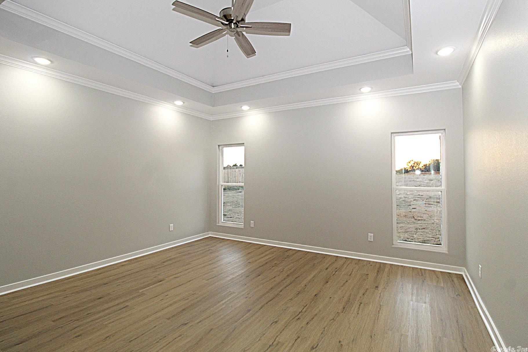OAK TREE SOUTH - Residential