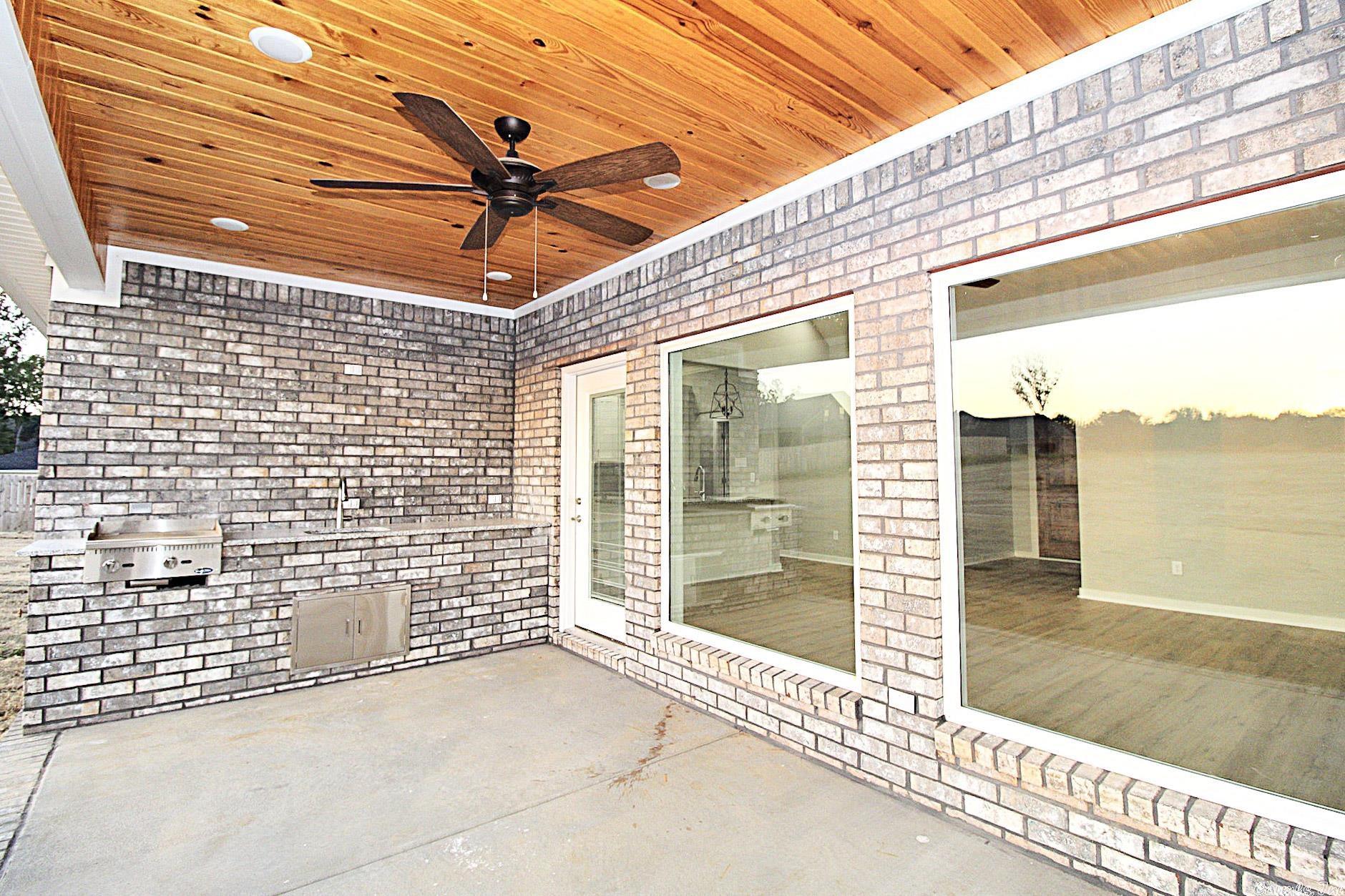 OAK TREE SOUTH - Residential