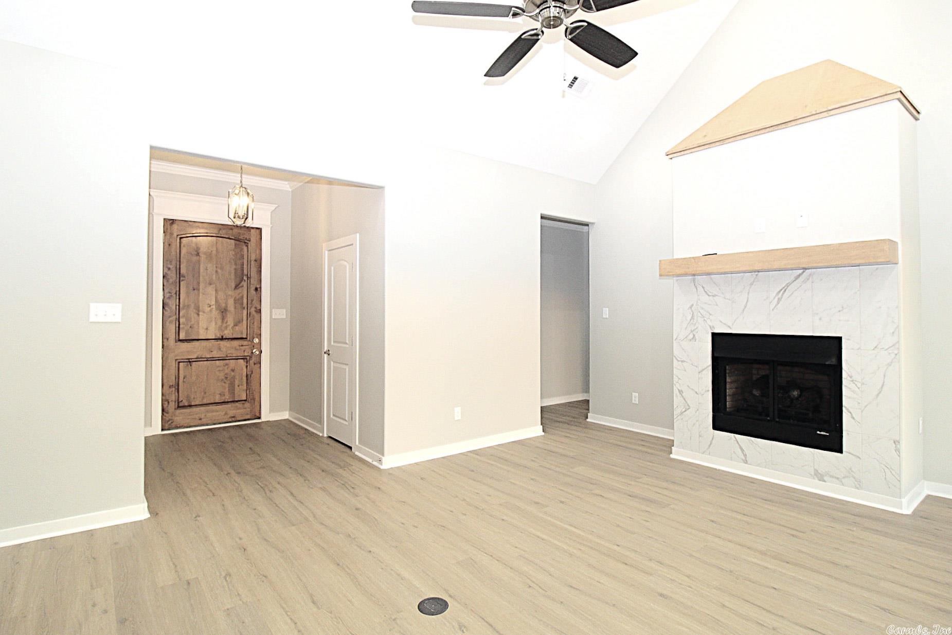 OAK TREE SOUTH - Residential