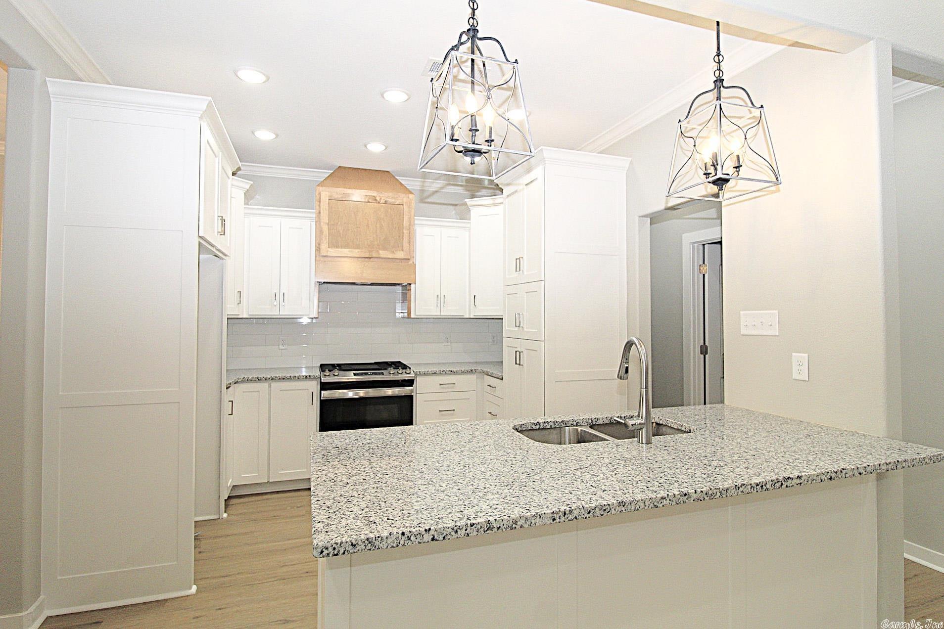 OAK TREE SOUTH - Residential