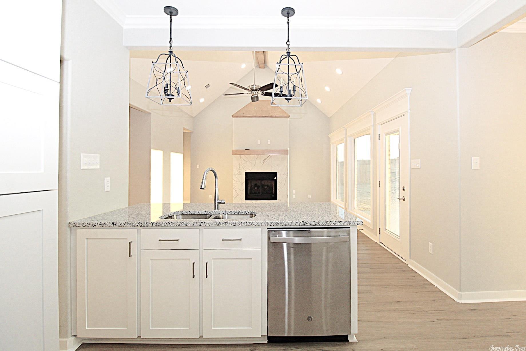 OAK TREE SOUTH - Residential