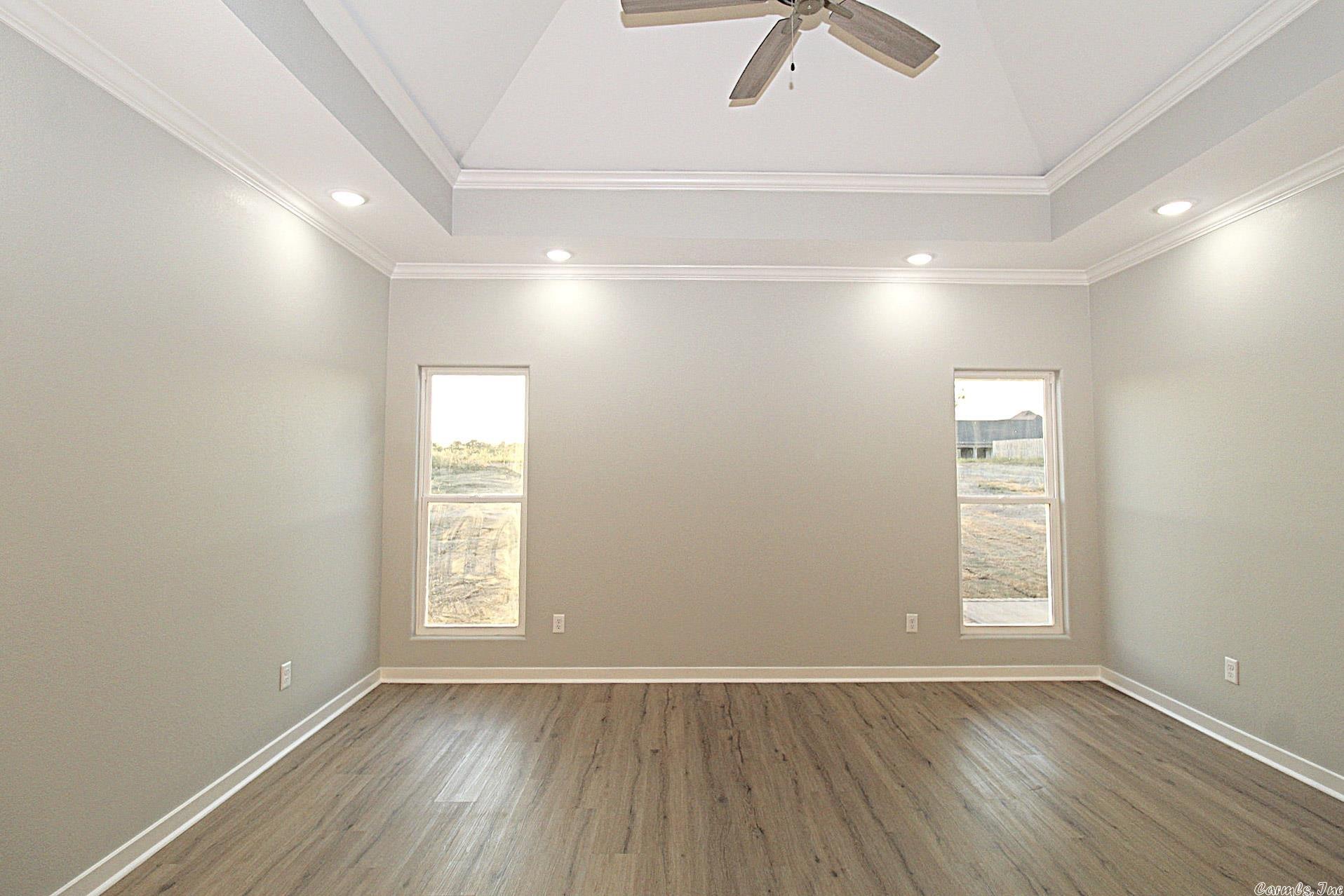 OAK TREE SOUTH - Residential