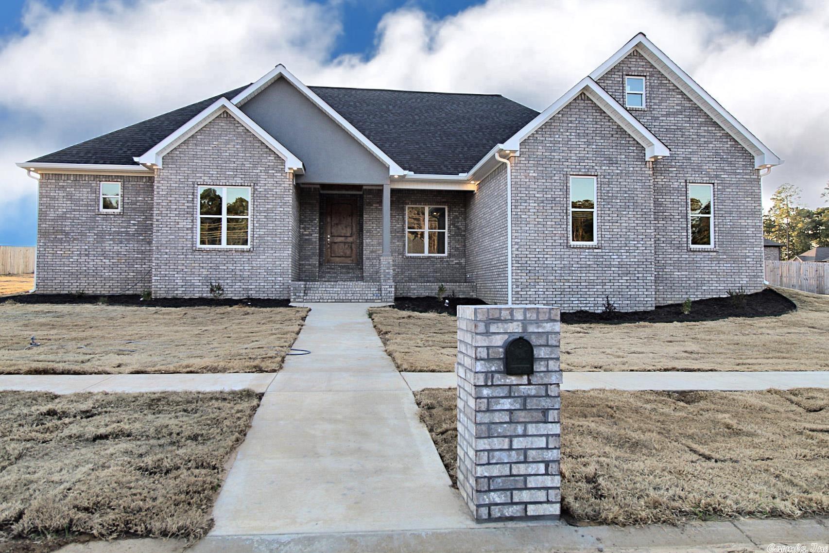 OAK TREE SOUTH - Residential