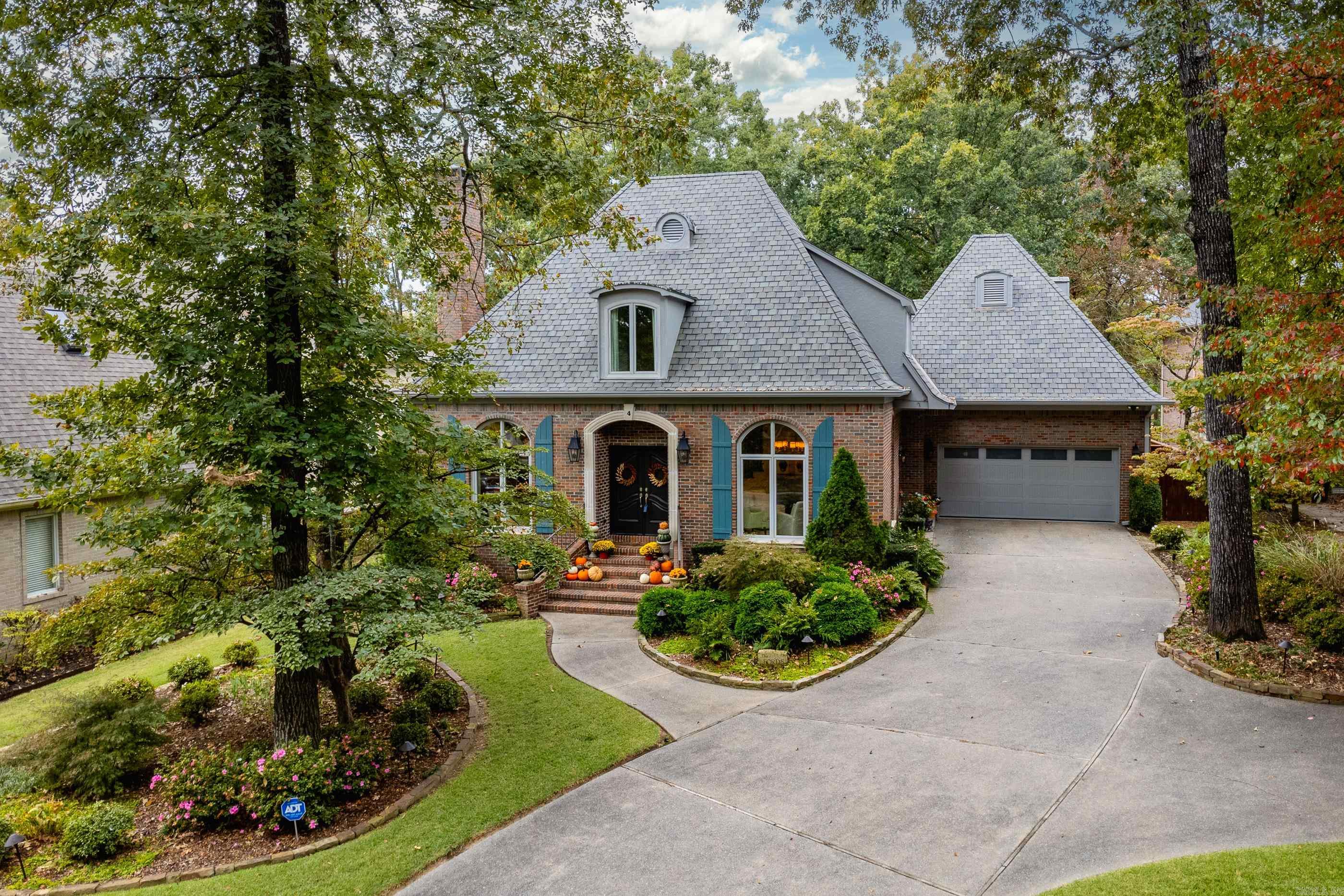 CHENAL VALLEY AVIGNON COURT - Residential