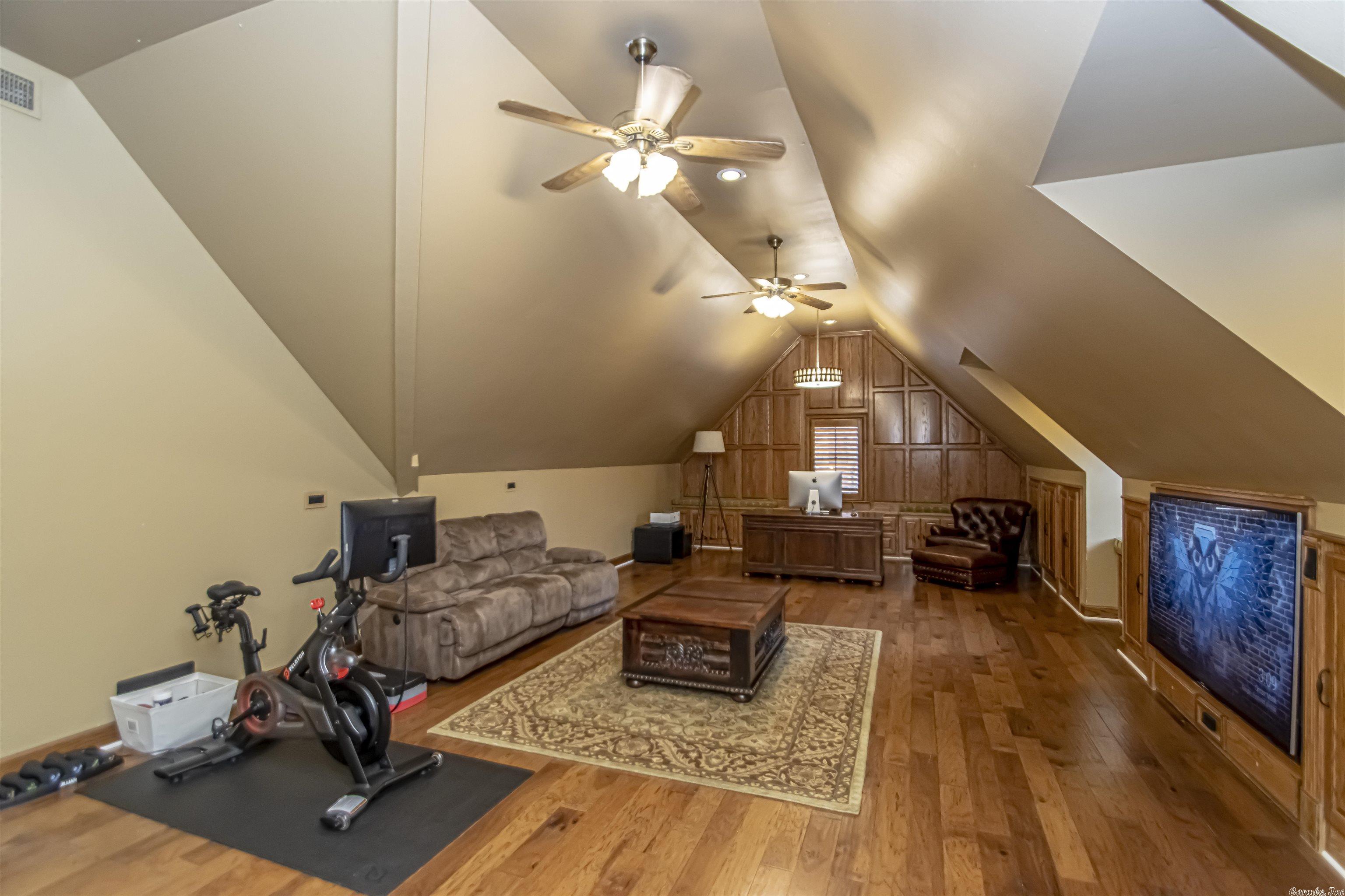 CHENAL VALLEY THE ESTATES - Residential