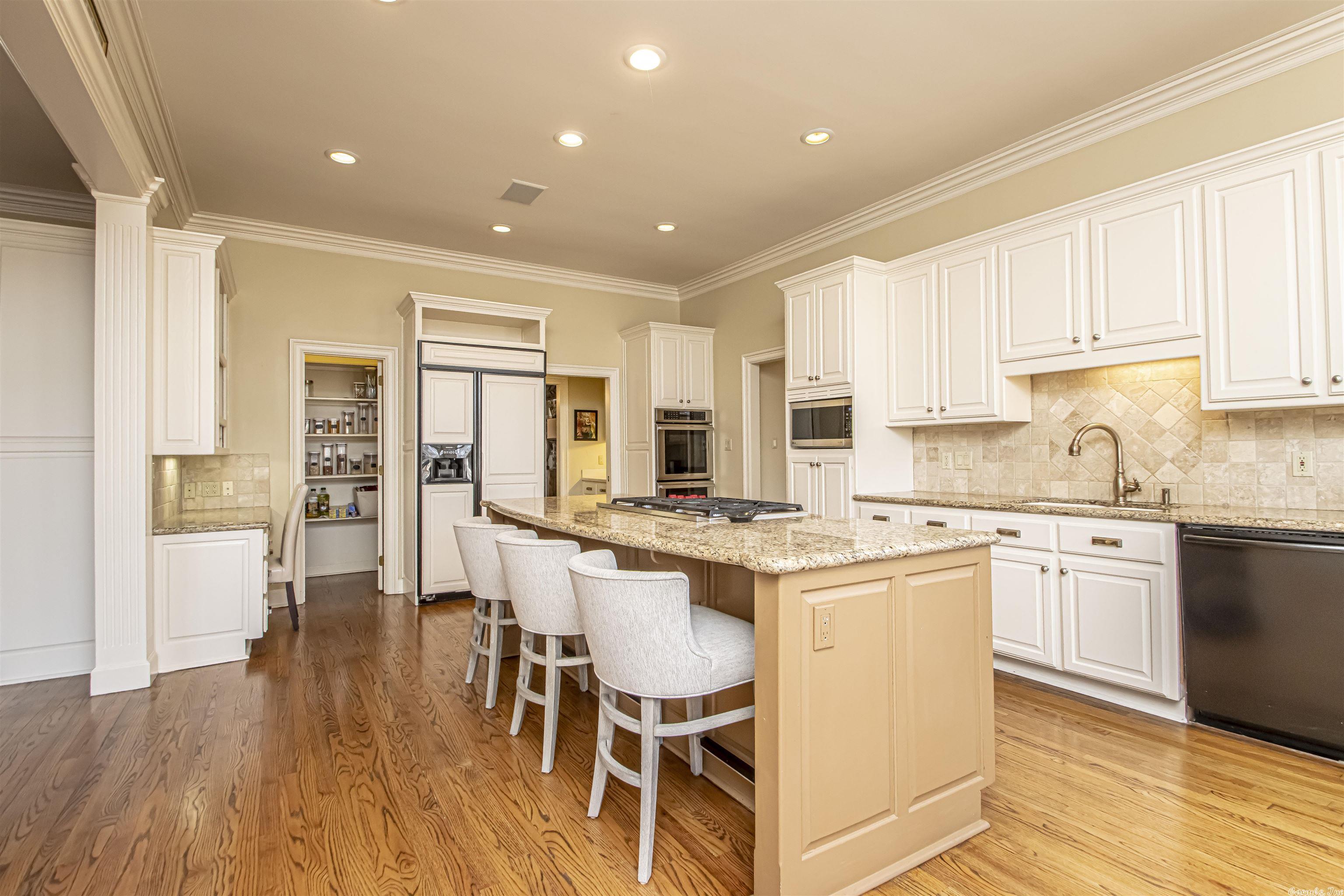 CHENAL VALLEY THE ESTATES - Residential
