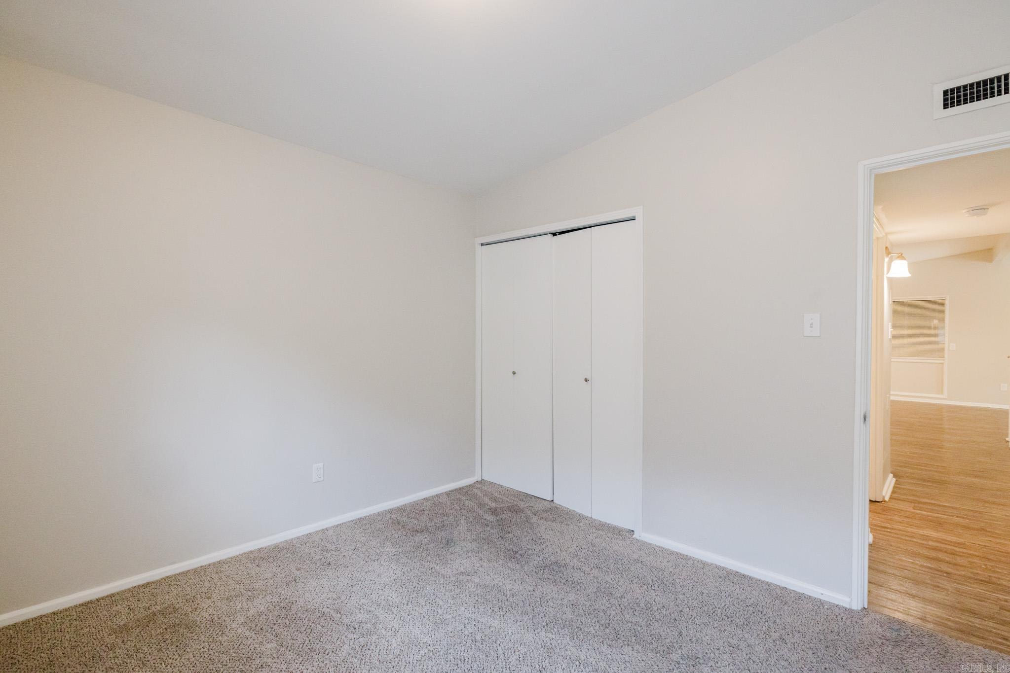 MEADOWCLIFF - Residential