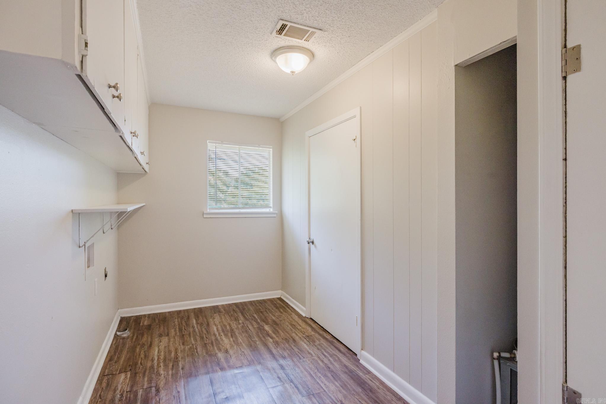 MEADOWCLIFF - Residential