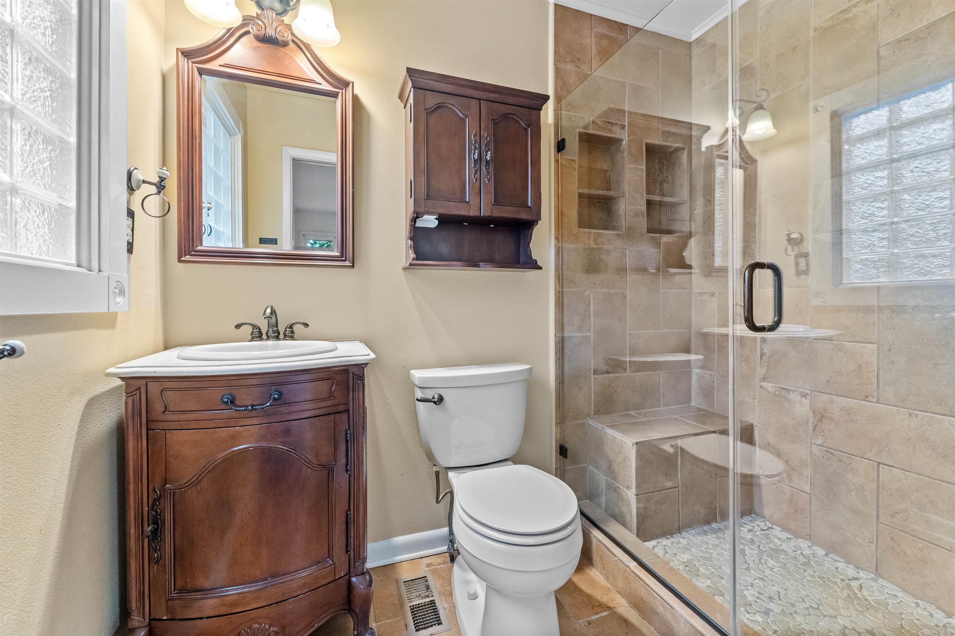 KINGWOOD PLACE - Residential