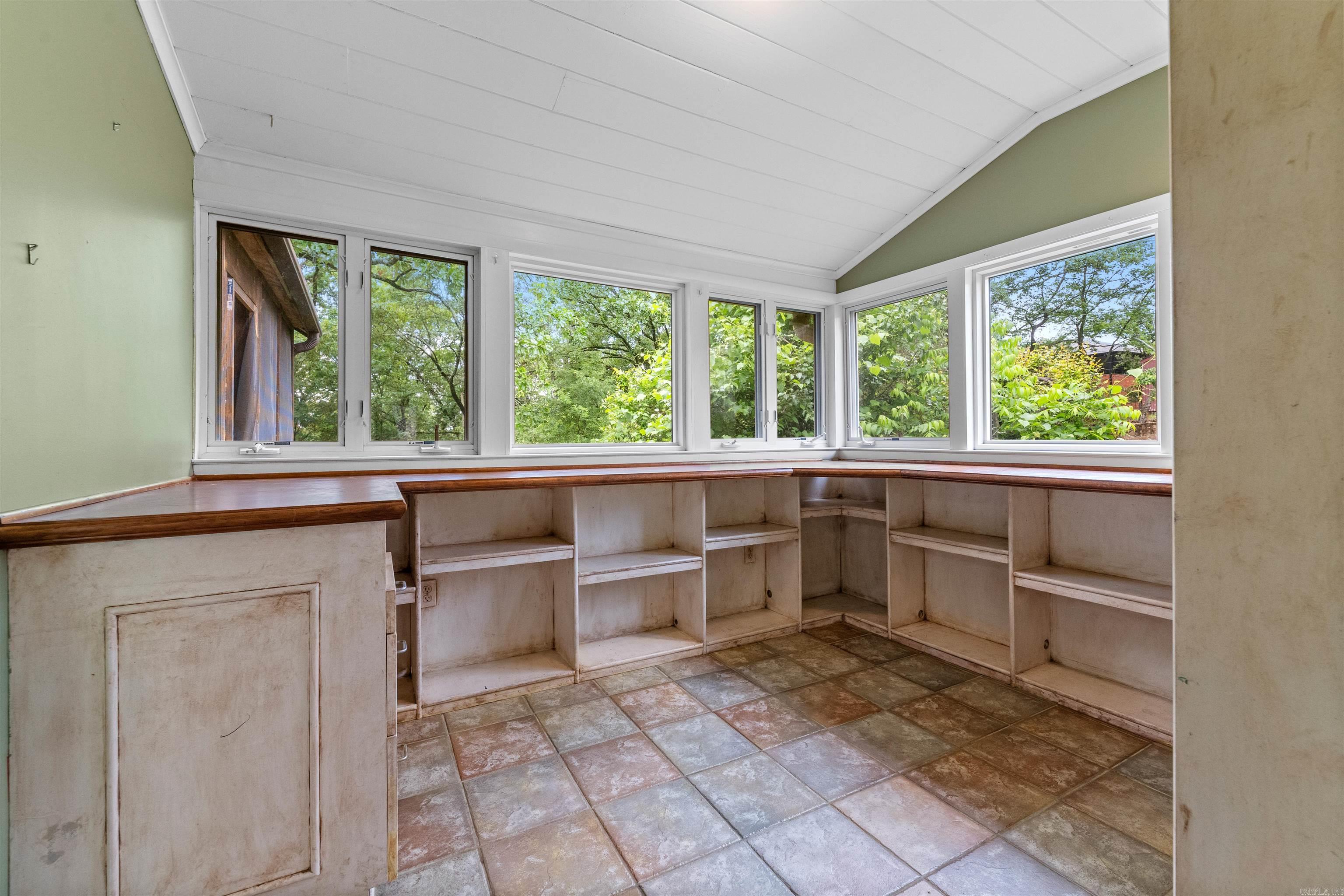 KINGWOOD PLACE - Residential